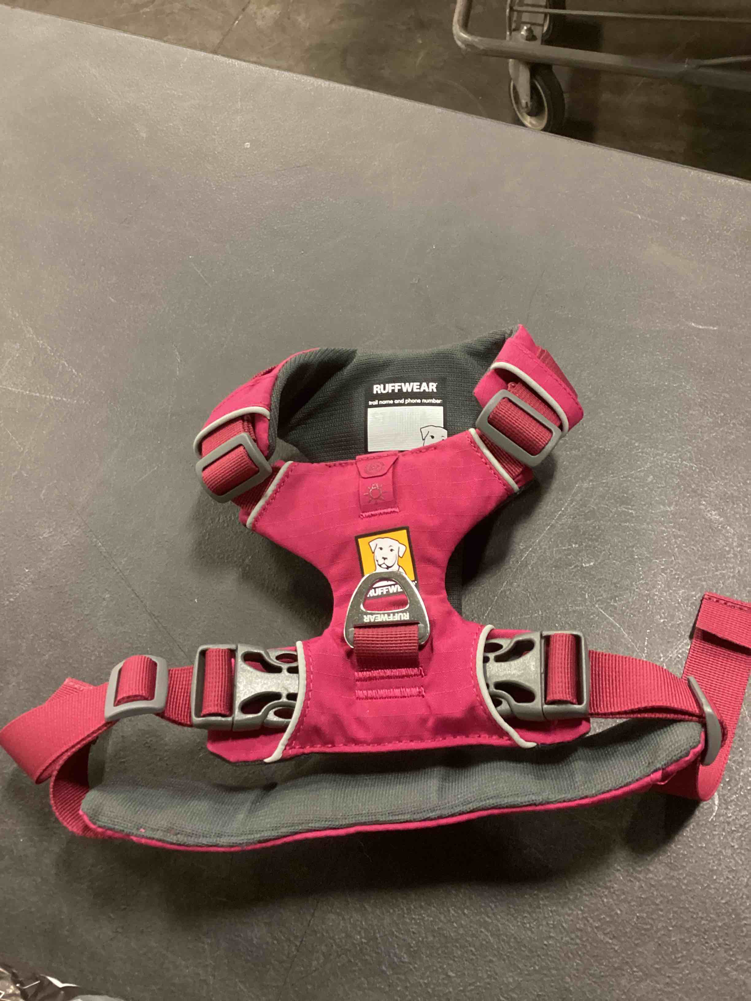 https://s3.amazonaws.com/lotting-images-prod/bidfta/RED4774997_1705959692615.jpeg