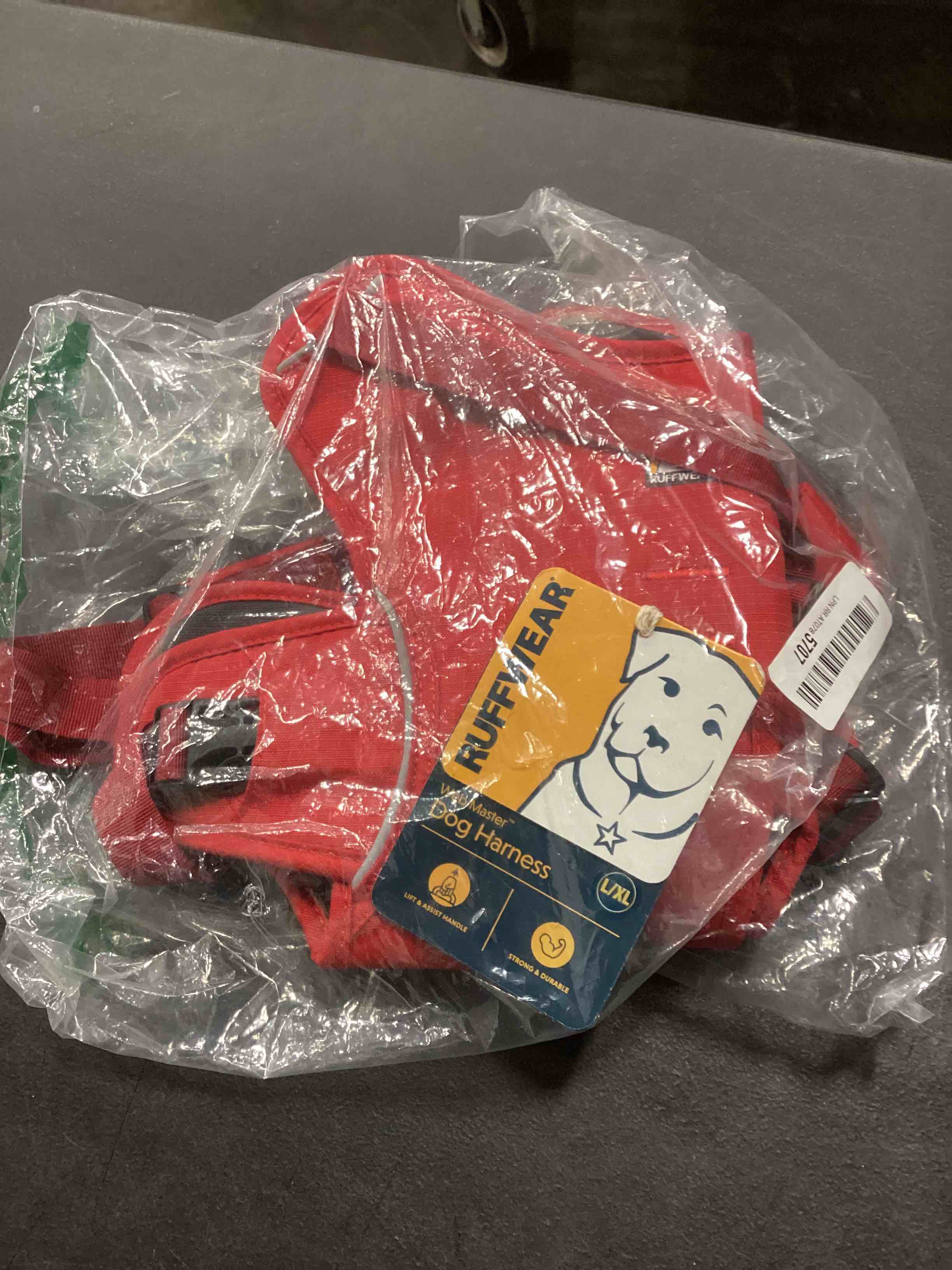 https://s3.amazonaws.com/lotting-images-prod/bidfta/RED4775002_1705960169630.jpeg