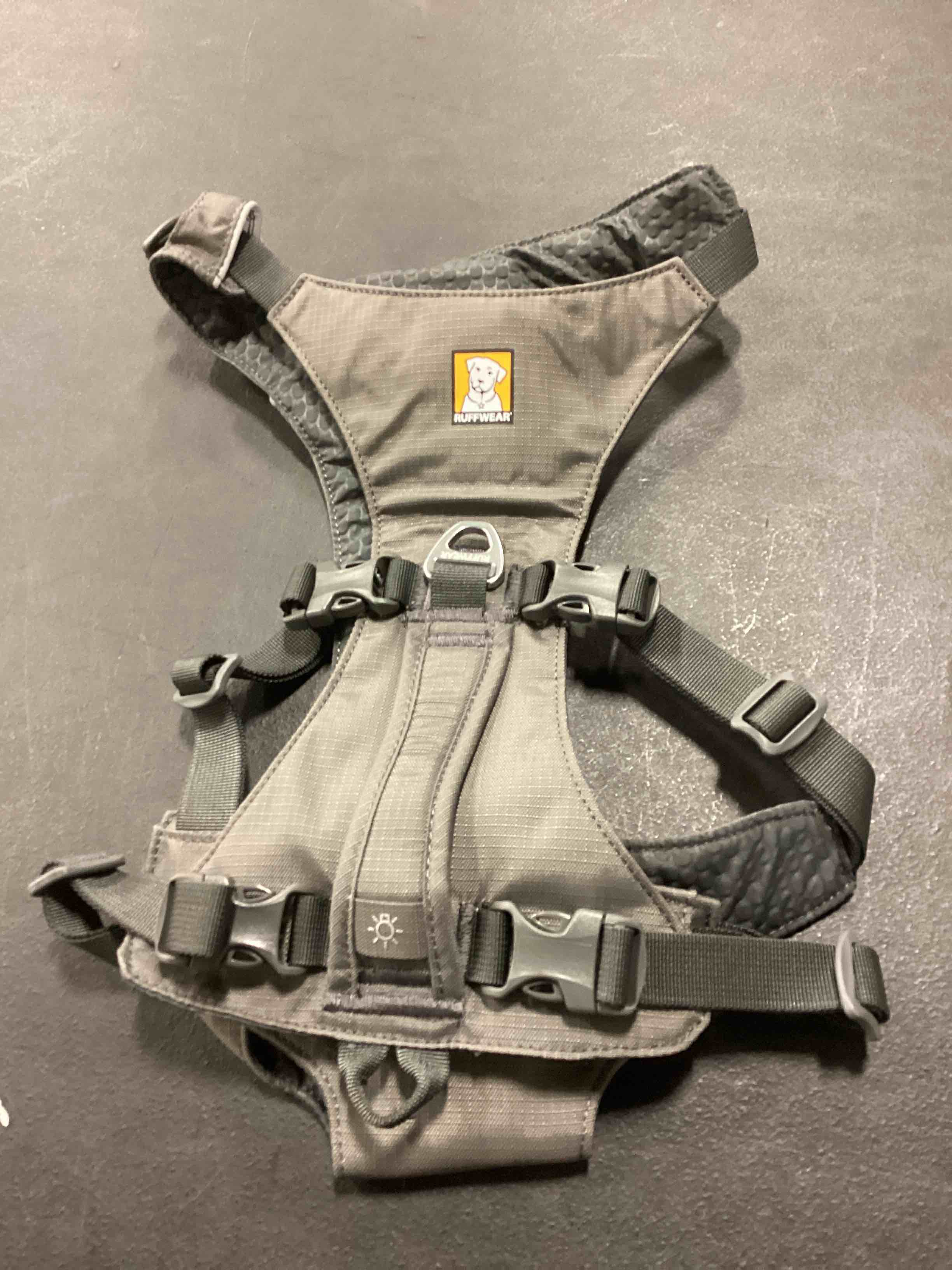 RUFFWEAR MEDIUM GRAY DOG HARNESS 