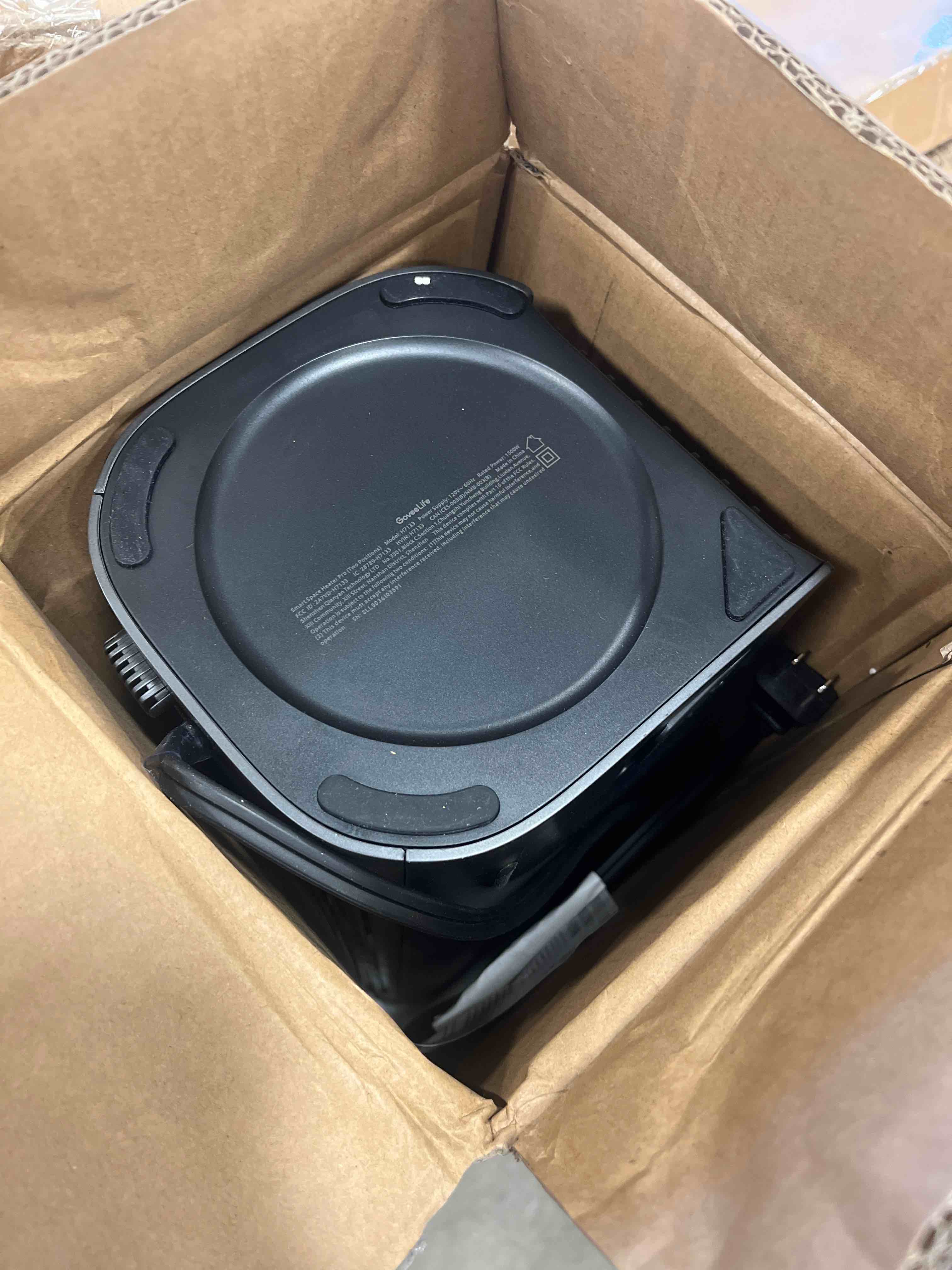 https://s3.amazonaws.com/lotting-images-prod/bidfta/RED4775875_1707322369843.jpeg