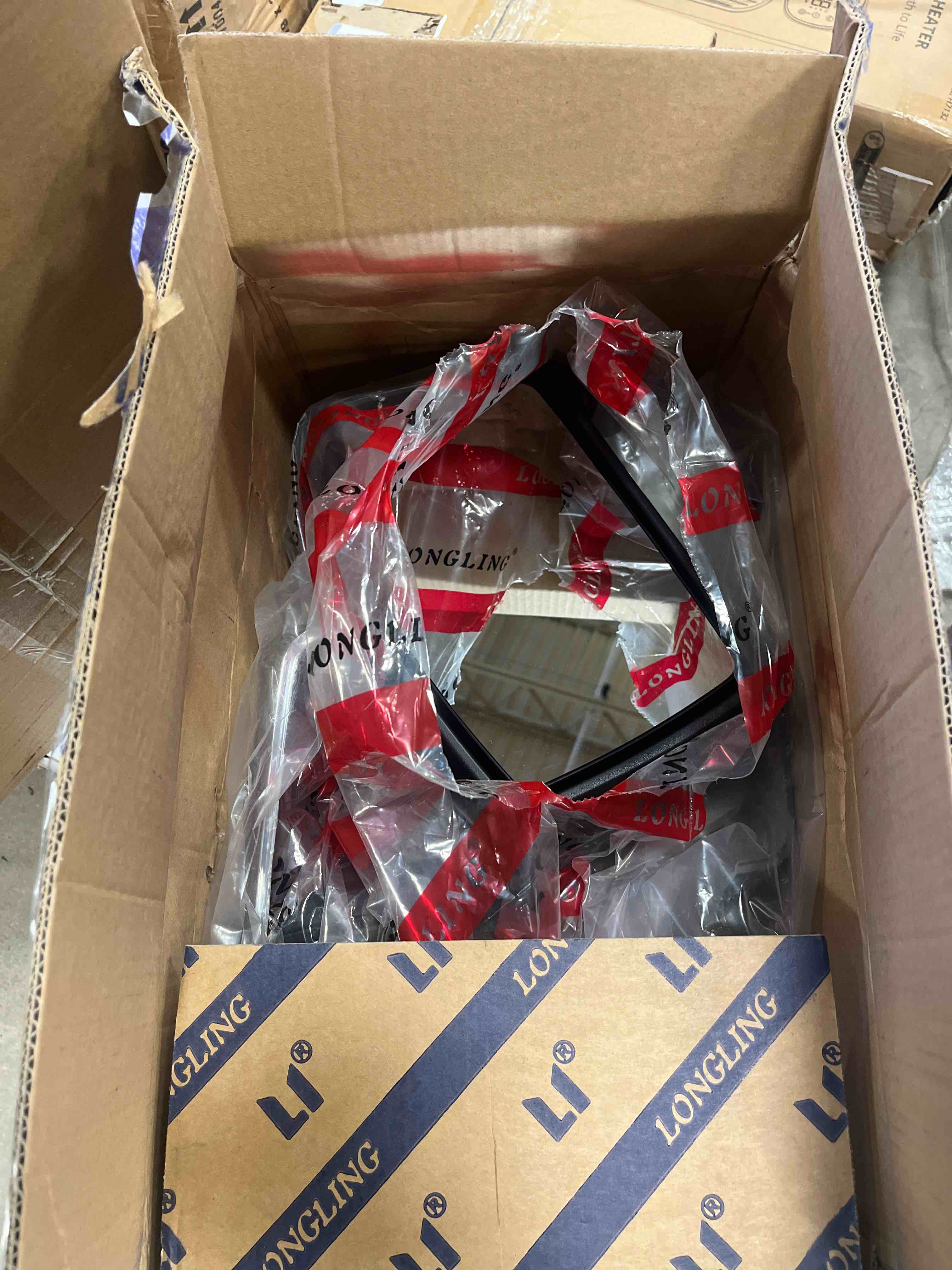 https://s3.amazonaws.com/lotting-images-prod/bidfta/RED4775877_1707322990933.jpeg