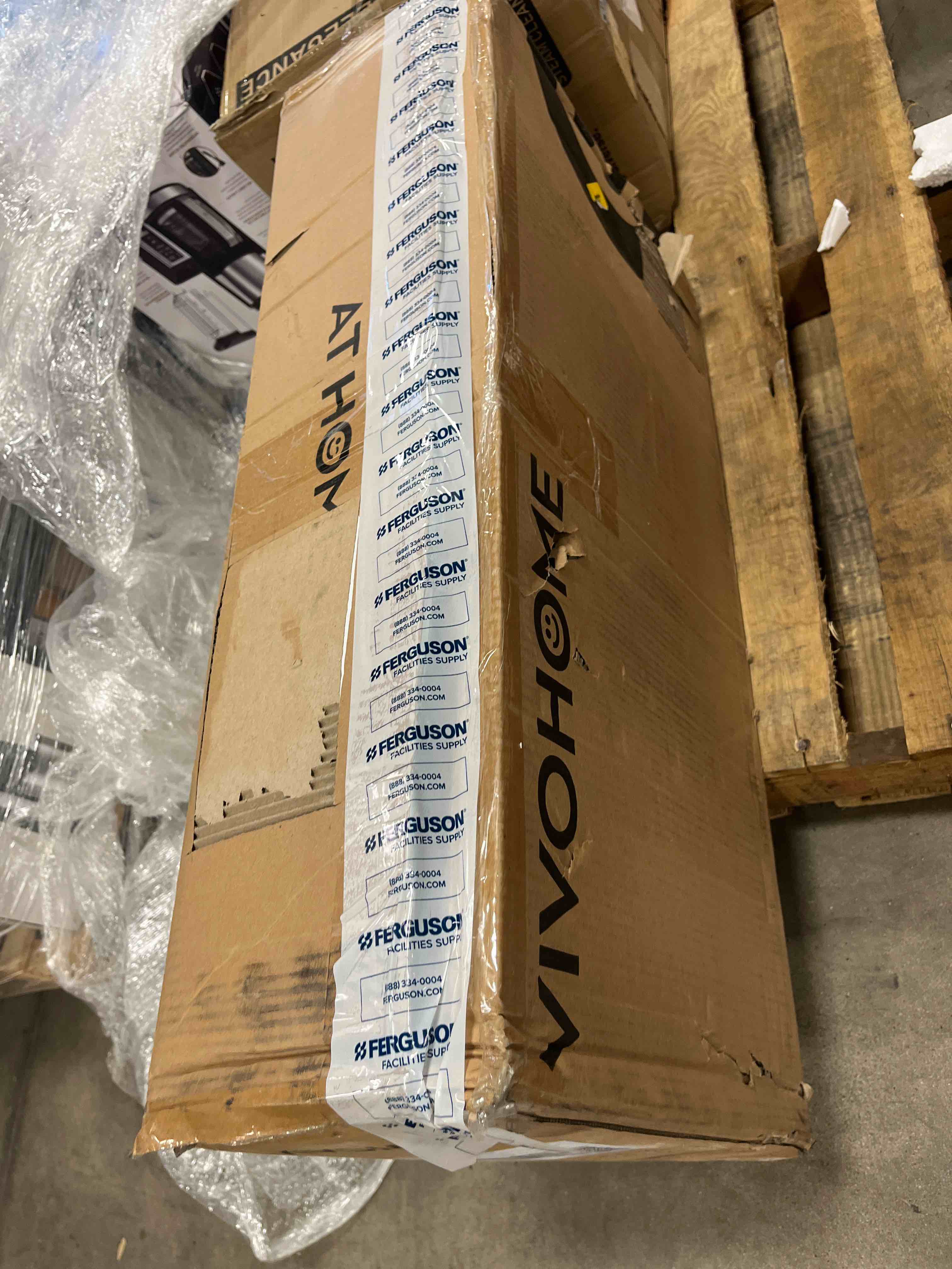 https://s3.amazonaws.com/lotting-images-prod/bidfta/RED4775908_1707325142608.jpeg
