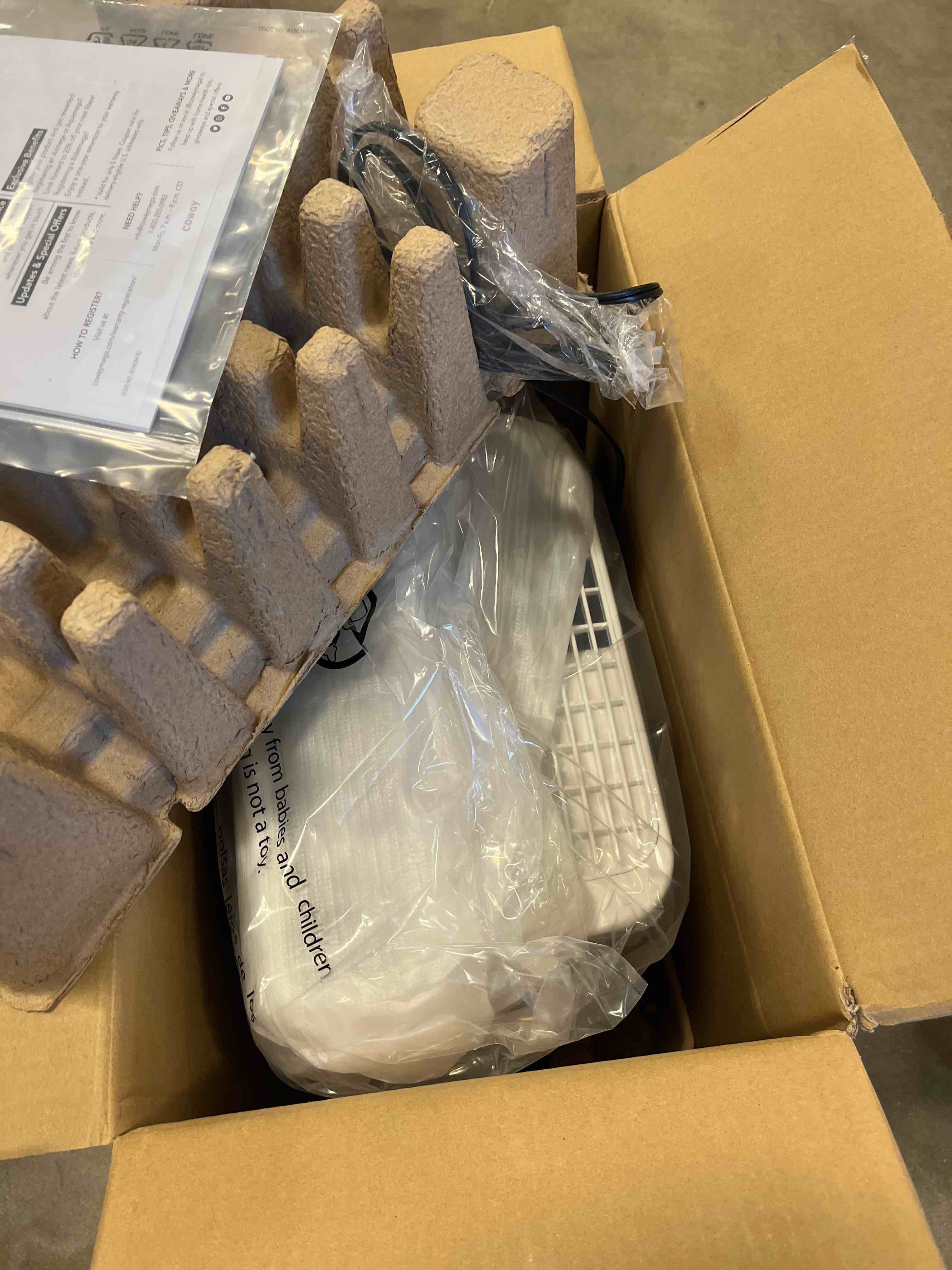 https://s3.amazonaws.com/lotting-images-prod/bidfta/RED4775912_1707328418195.jpeg