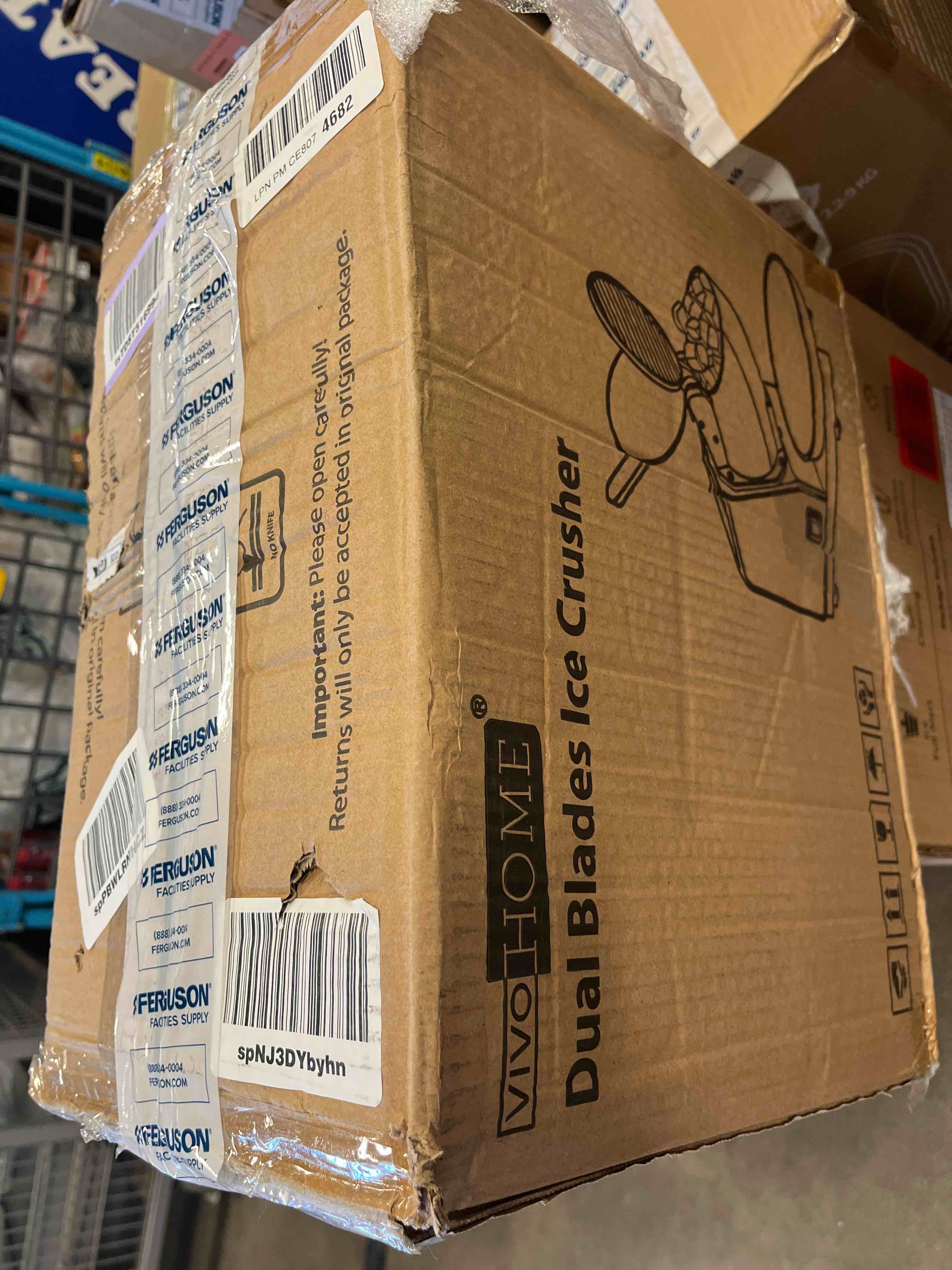 https://s3.amazonaws.com/lotting-images-prod/bidfta/RED4775914_1707328979061.jpeg