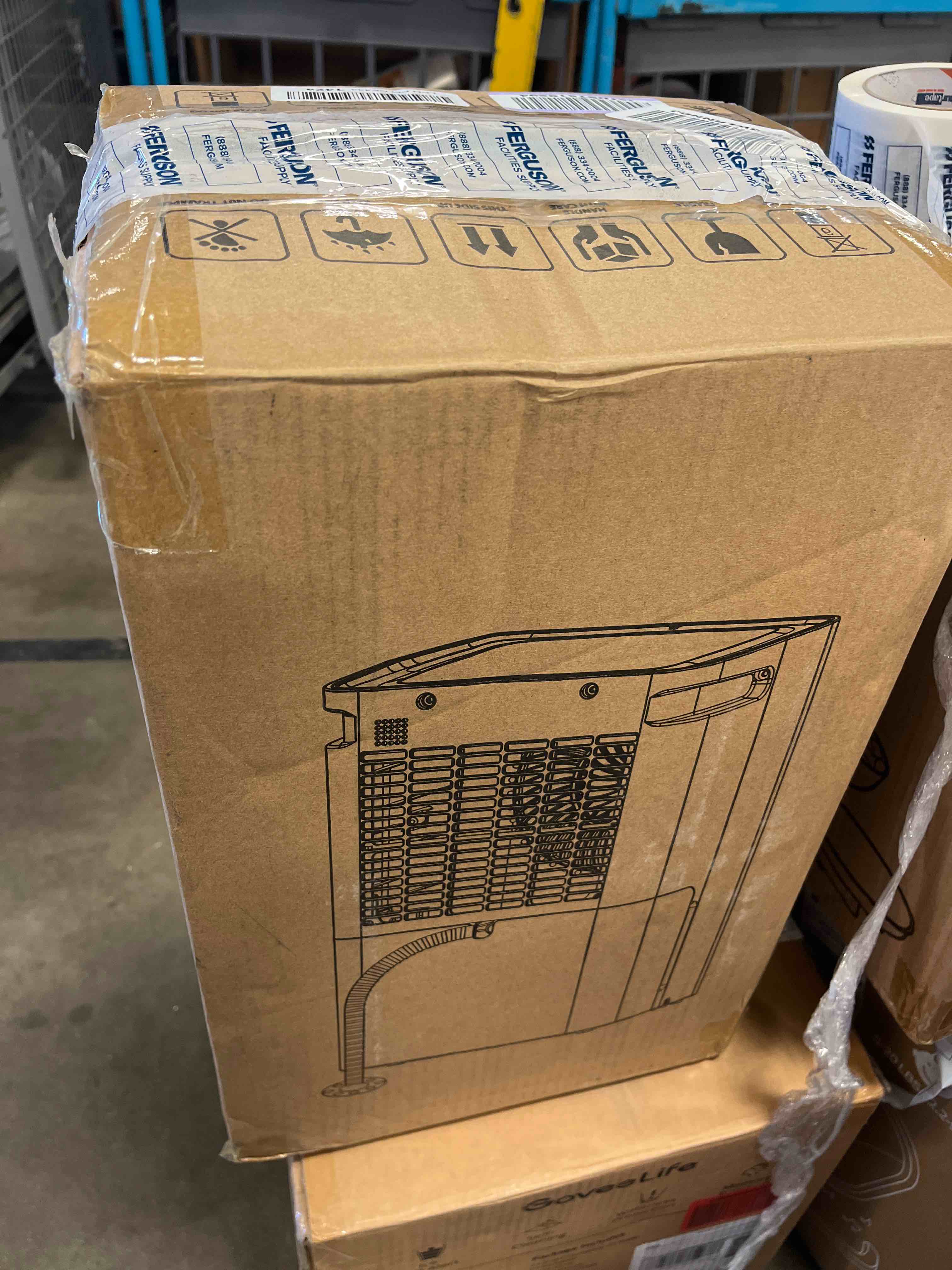 https://s3.amazonaws.com/lotting-images-prod/bidfta/RED4775915_1707329142034.jpeg