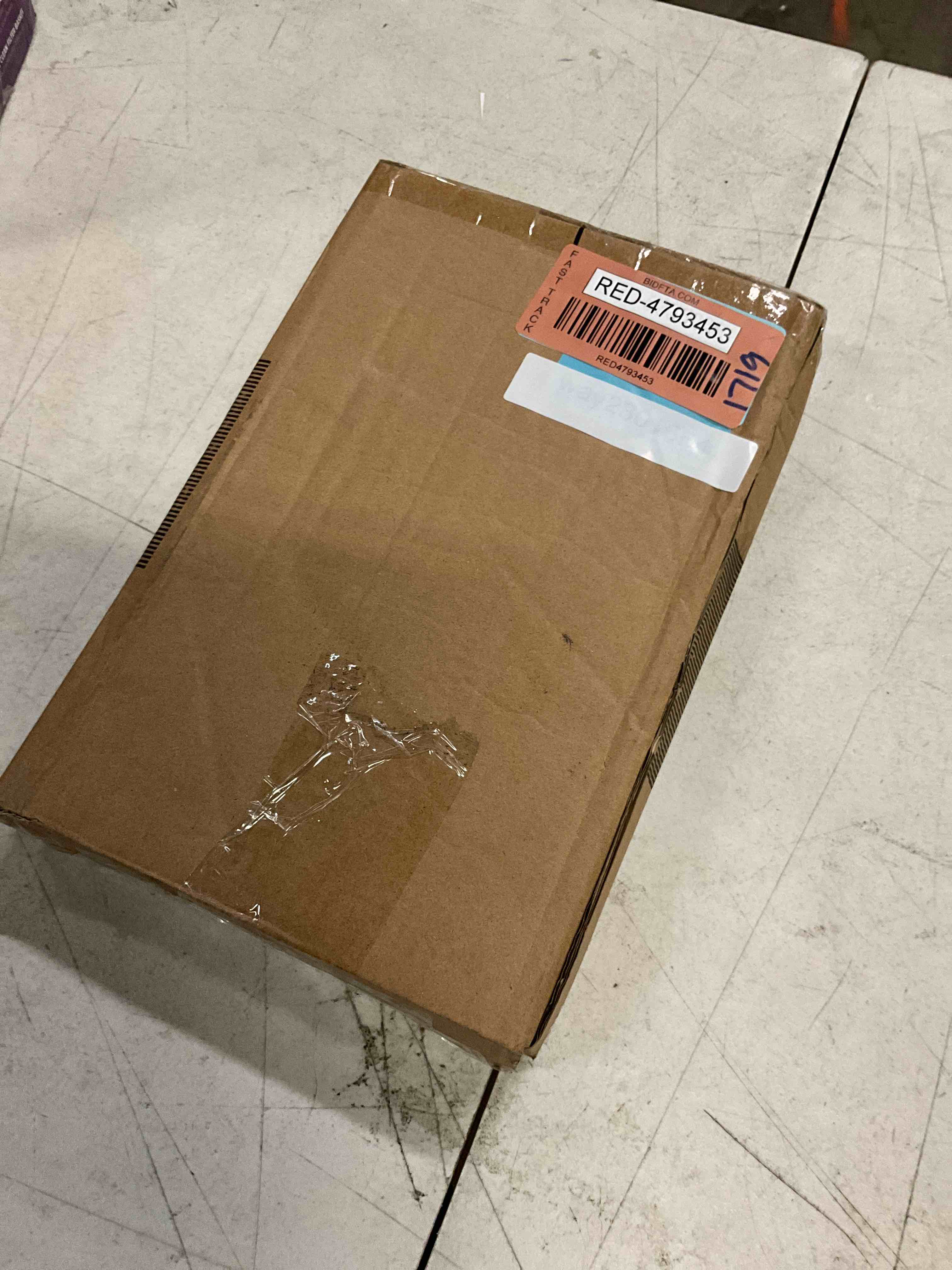 https://s3.amazonaws.com/lotting-images-prod/bidfta/RED4793453_1693404007576.jpeg