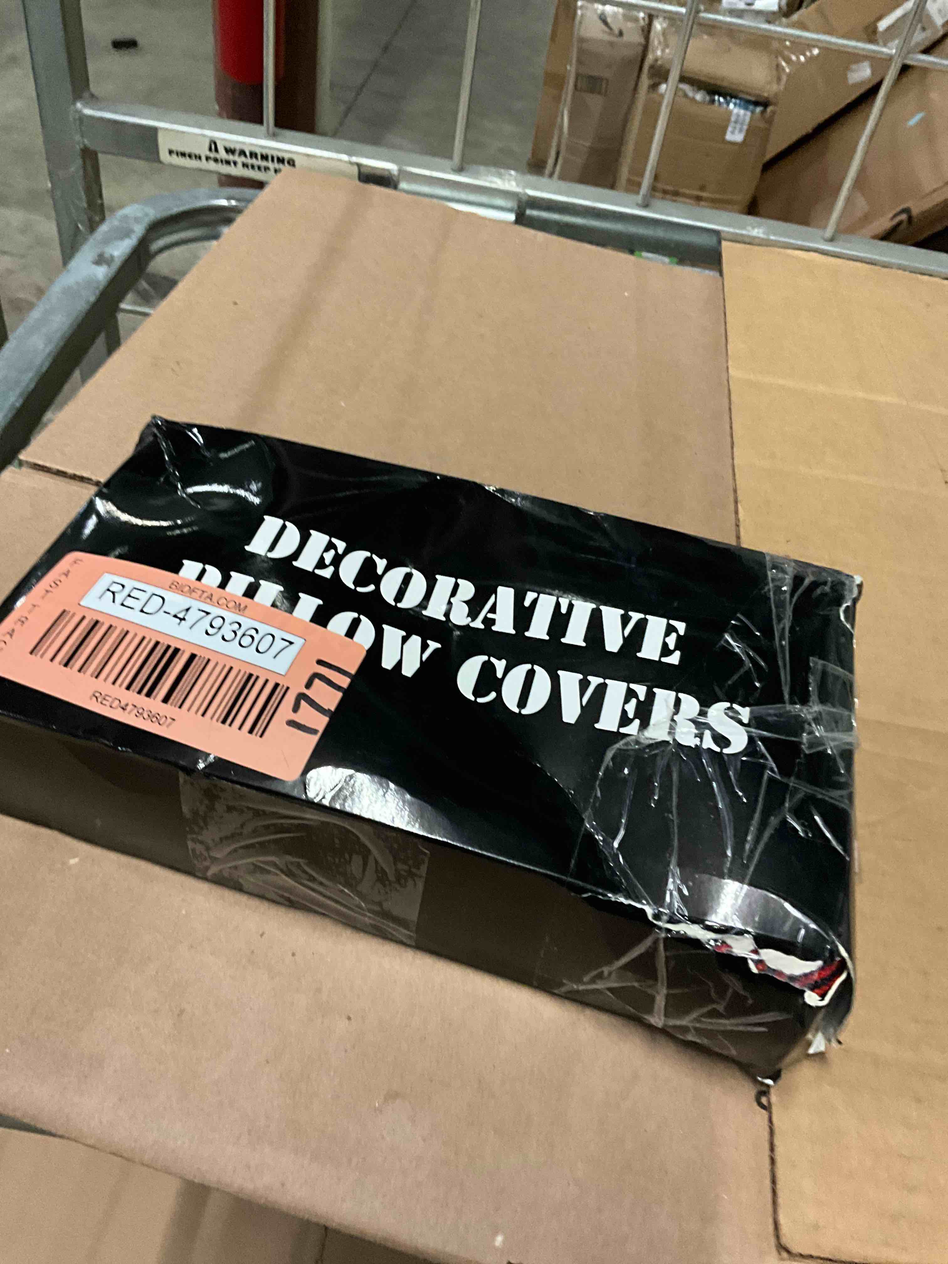 https://s3.amazonaws.com/lotting-images-prod/bidfta/RED4793607_1694440016649.jpeg