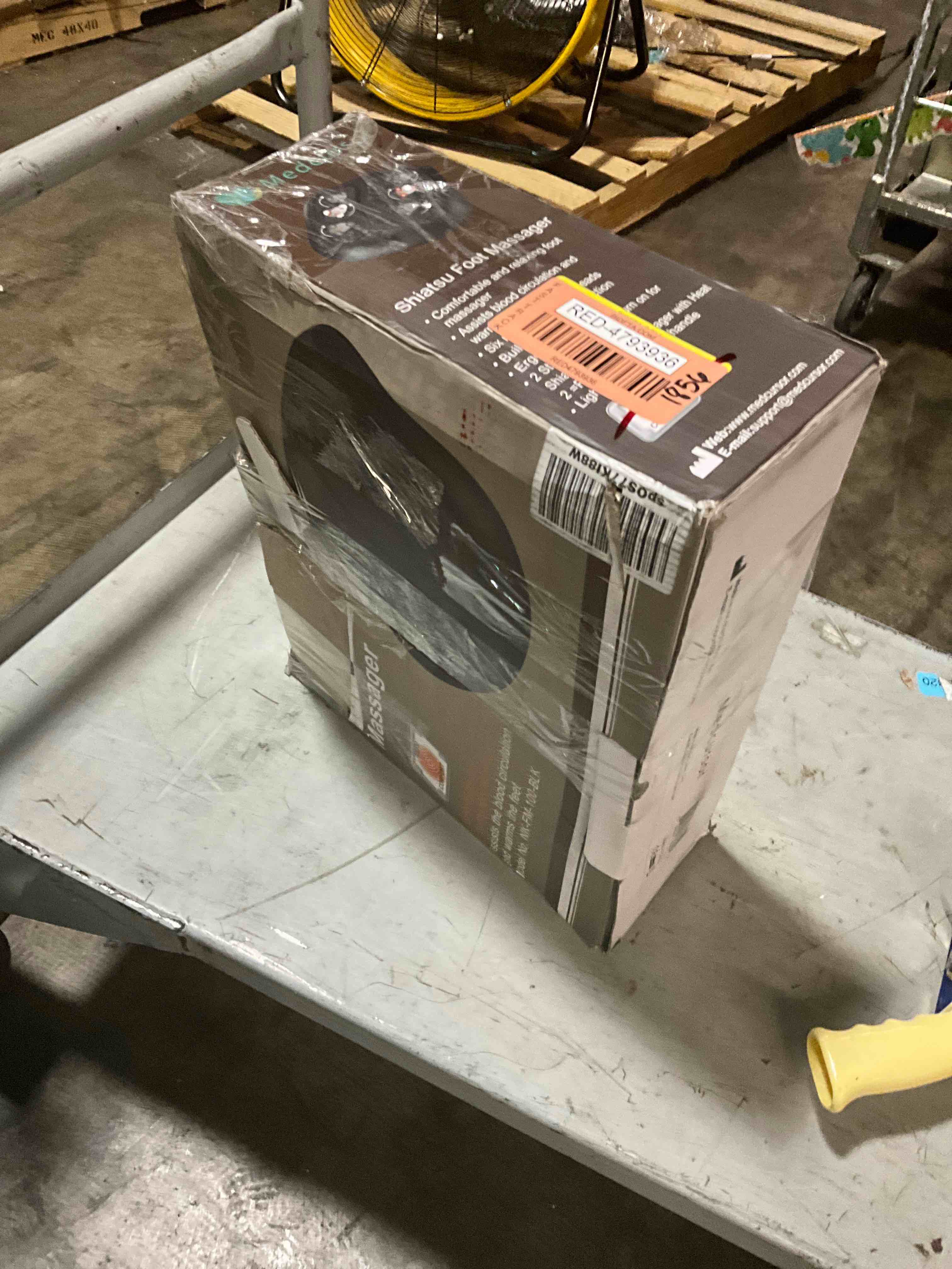 https://s3.amazonaws.com/lotting-images-prod/bidfta/RED4793936_1695842457784.jpeg