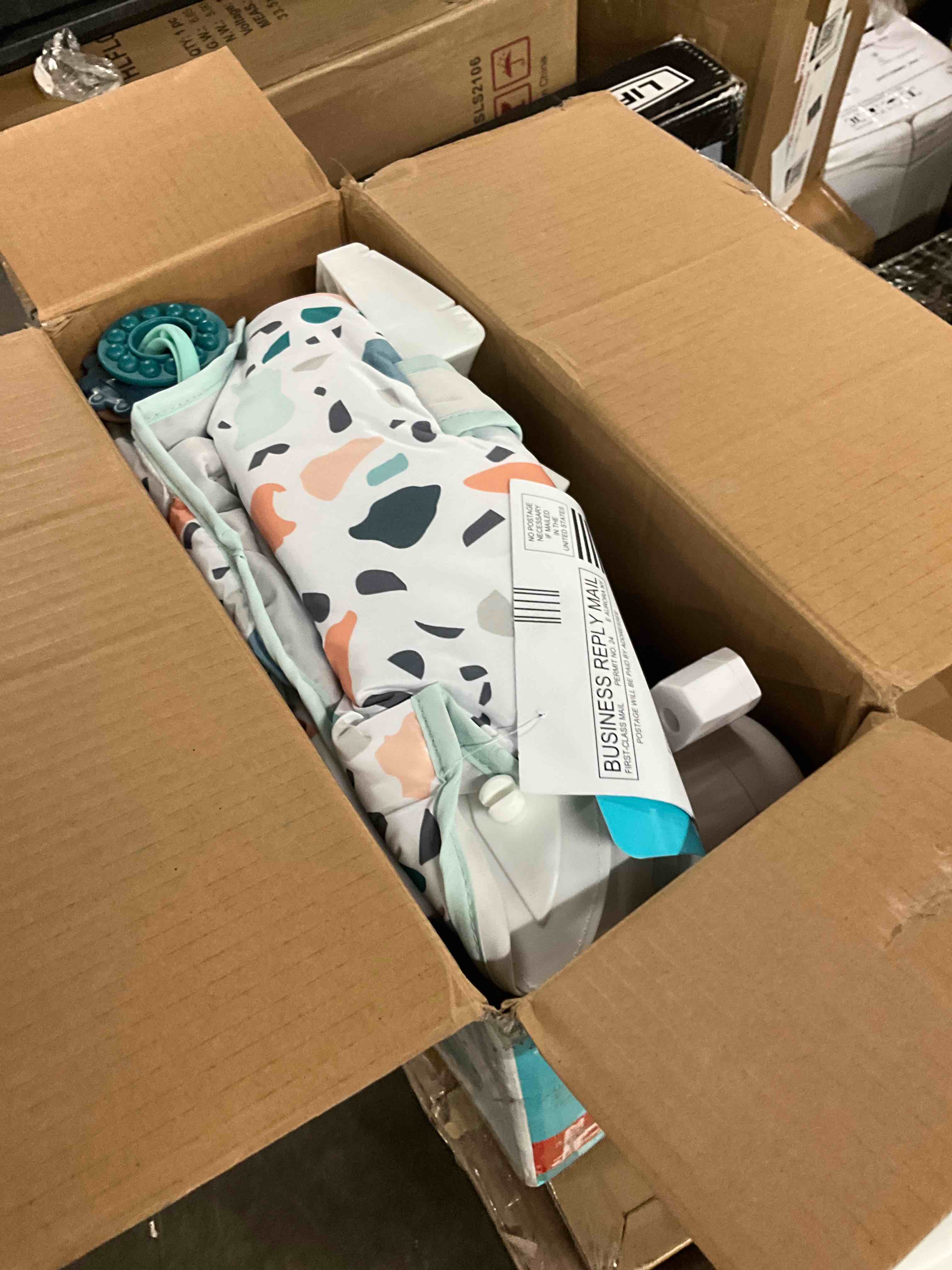 https://s3.amazonaws.com/lotting-images-prod/bidfta/RED4794165_1697720685195.jpeg