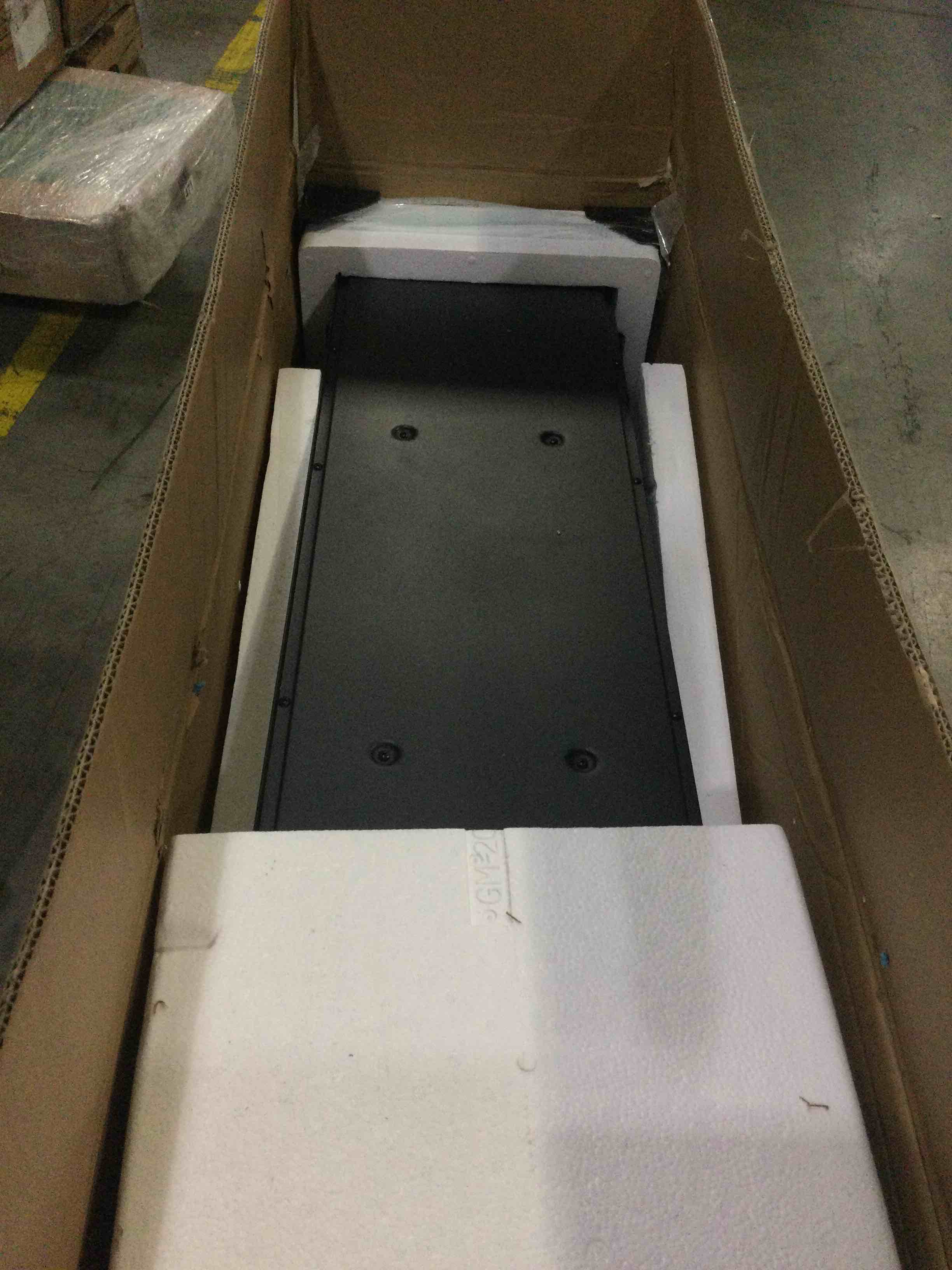 https://s3.amazonaws.com/lotting-images-prod/bidfta/RED4798888_1698063037636.jpeg