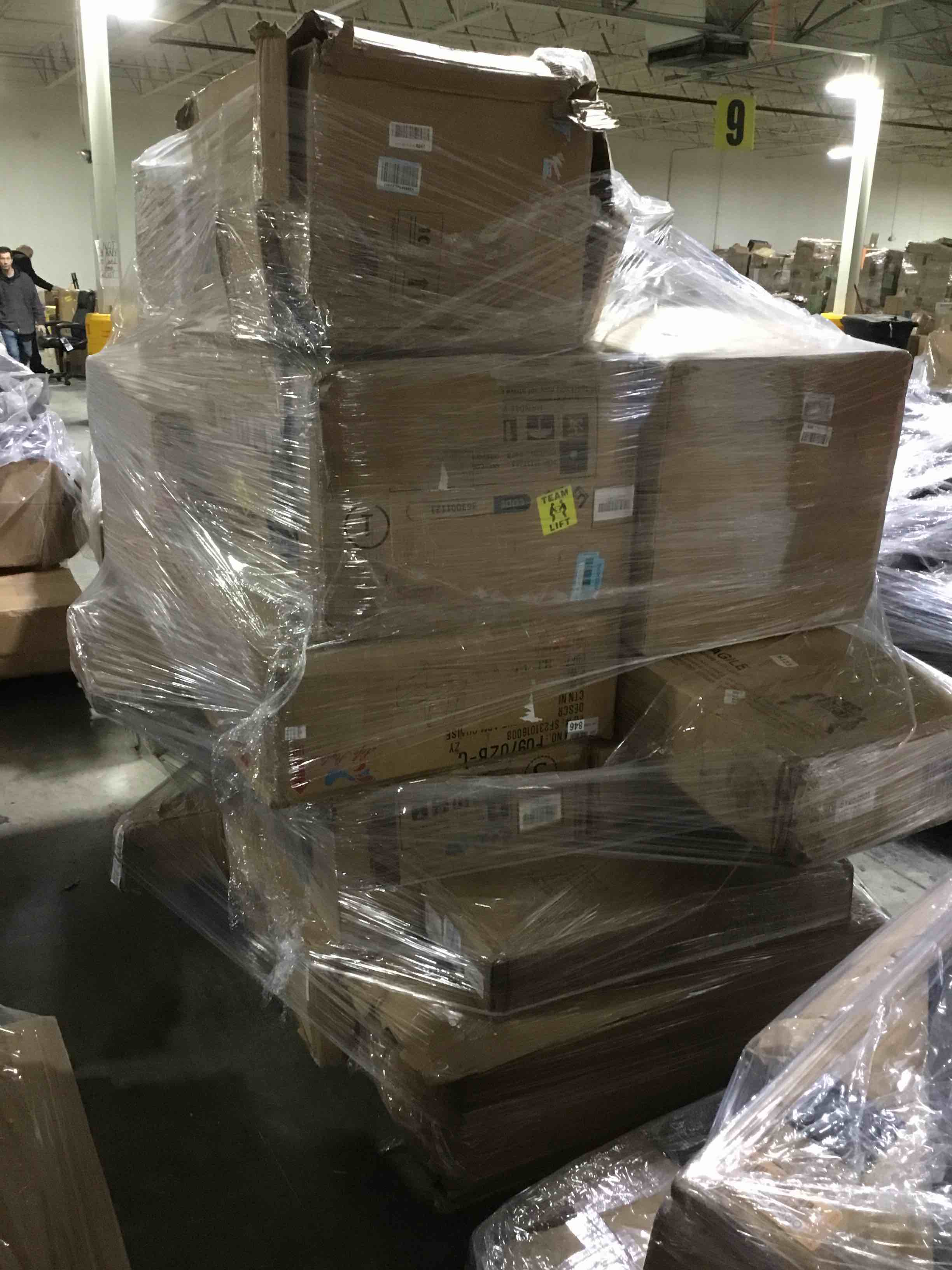 https://s3.amazonaws.com/lotting-images-prod/bidfta/RED4808799_1706643083598.jpeg