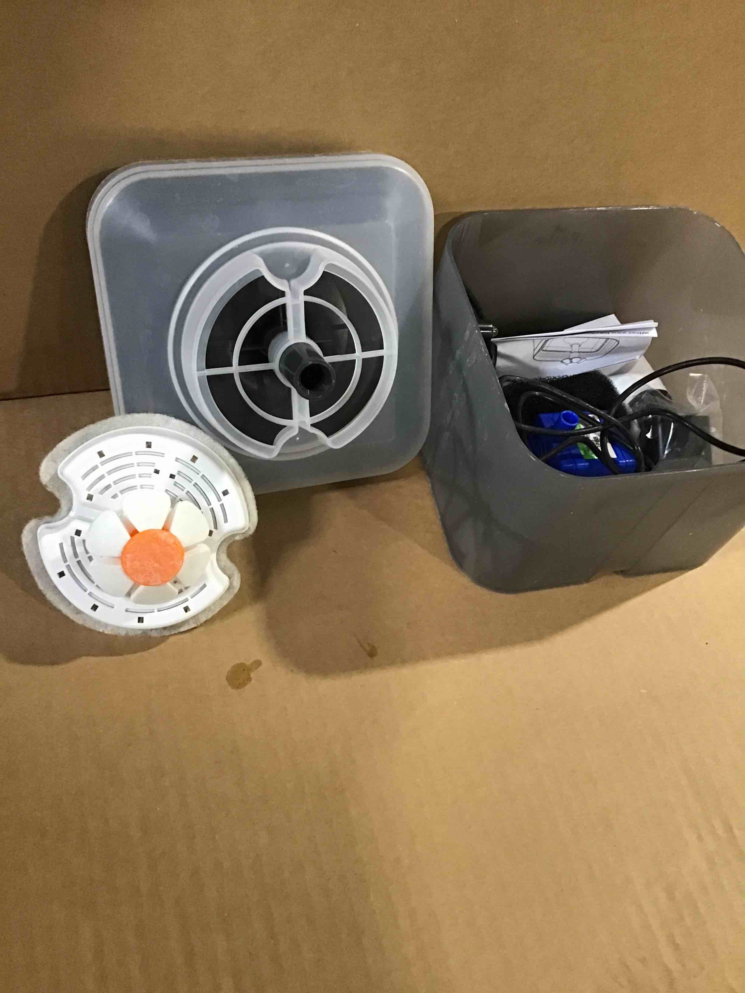 https://s3.amazonaws.com/lotting-images-prod/bidfta/RED4811948_1692709372191.jpeg
