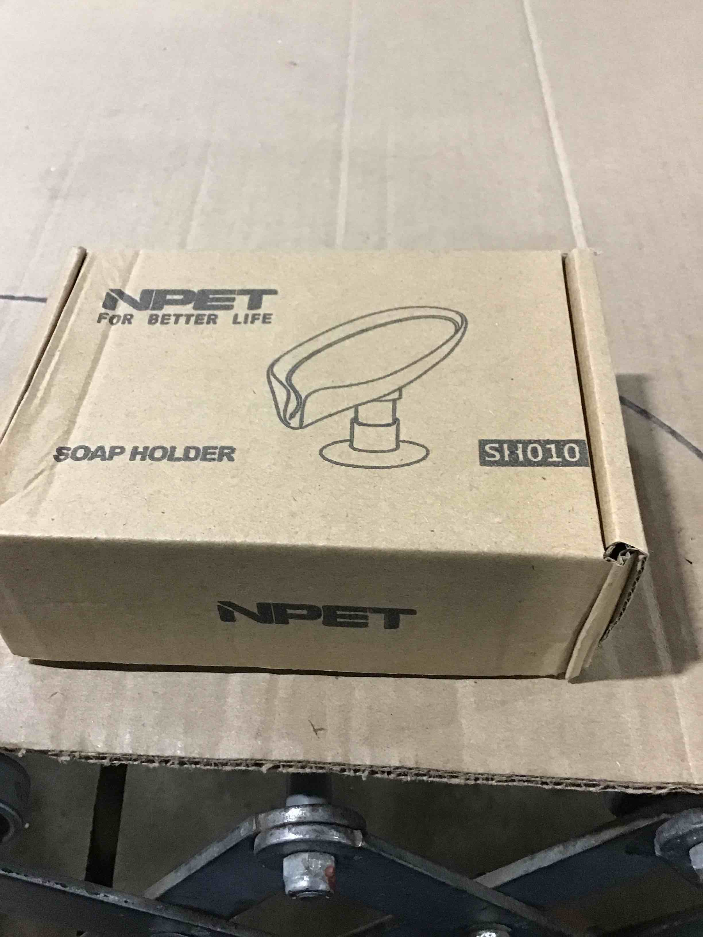 https://s3.amazonaws.com/lotting-images-prod/bidfta/RED4814354_1690217553612.jpeg