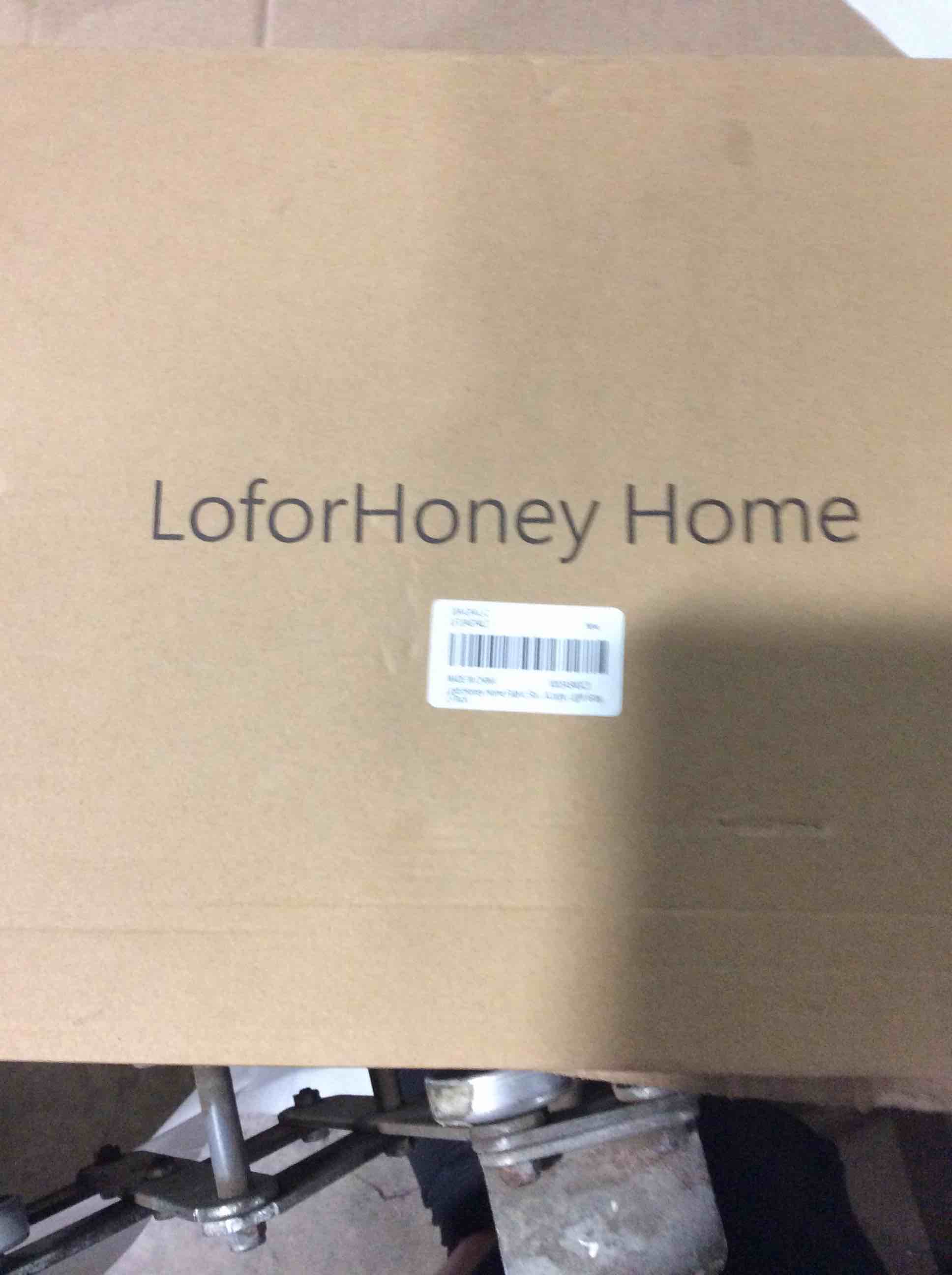 https://s3.amazonaws.com/lotting-images-prod/bidfta/RED4815002_1690382421505.jpeg