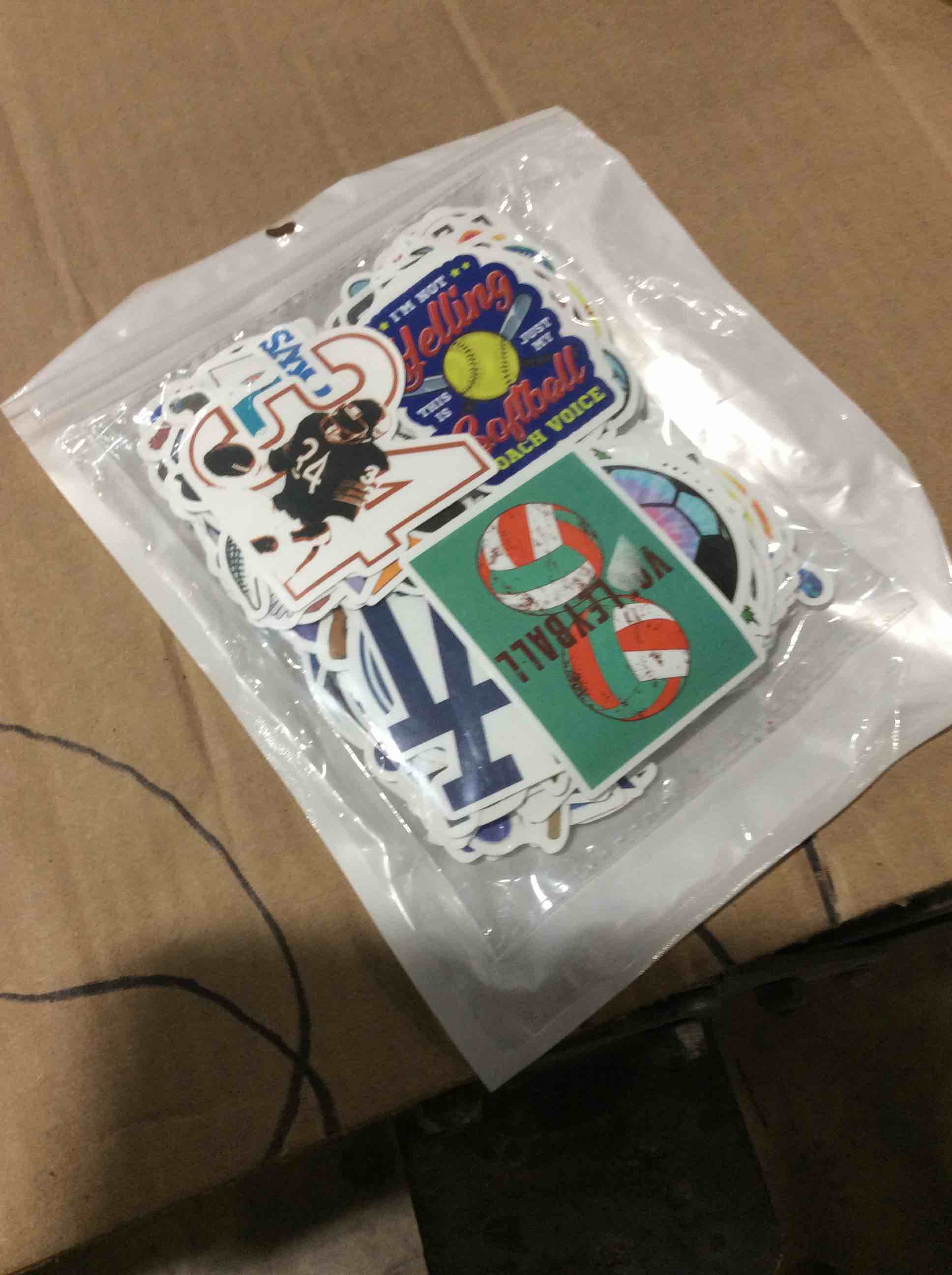 https://s3.amazonaws.com/lotting-images-prod/bidfta/RED4815004_1690382684818.jpeg