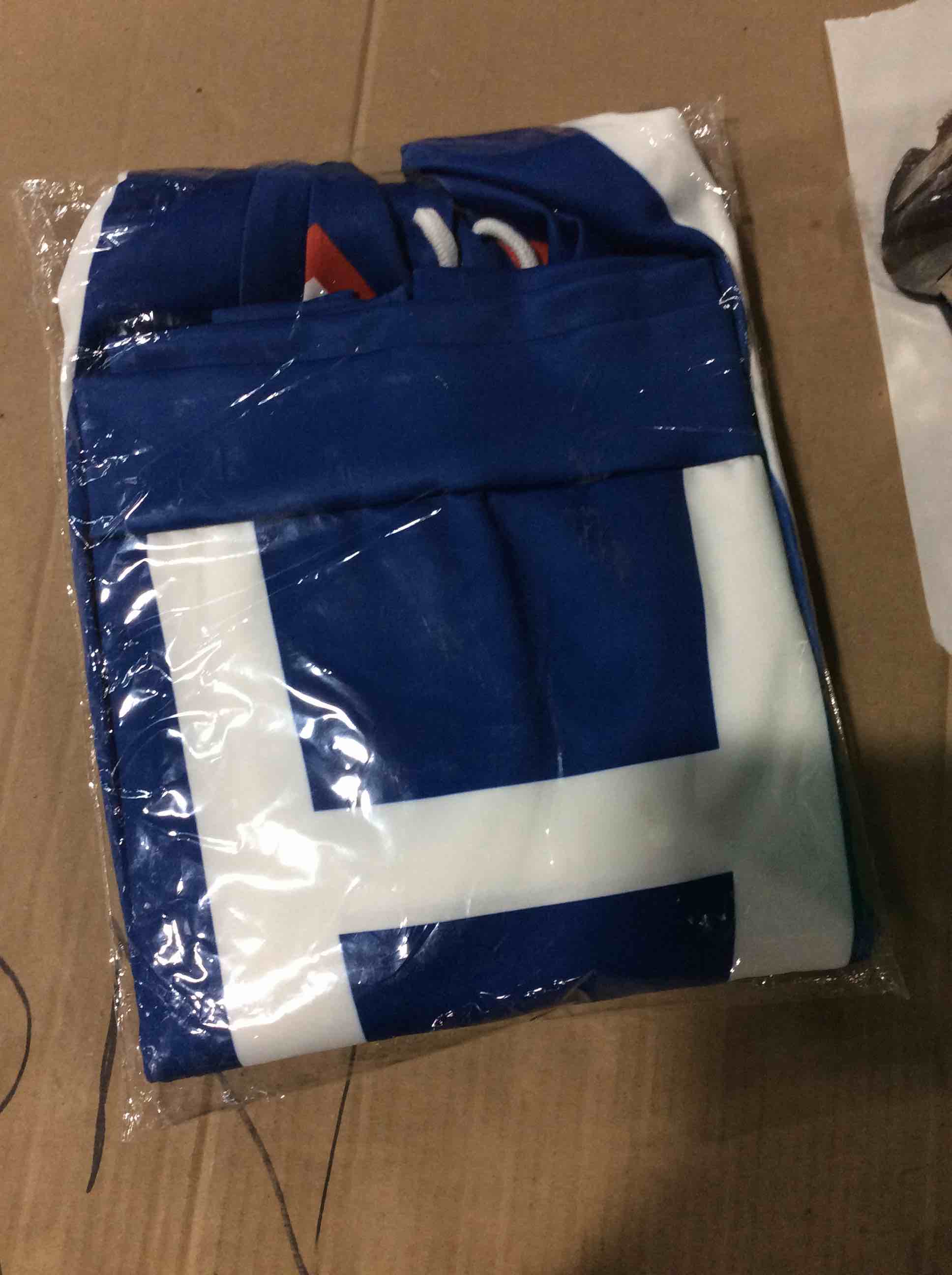 https://s3.amazonaws.com/lotting-images-prod/bidfta/RED4815041_1690391308623.jpeg