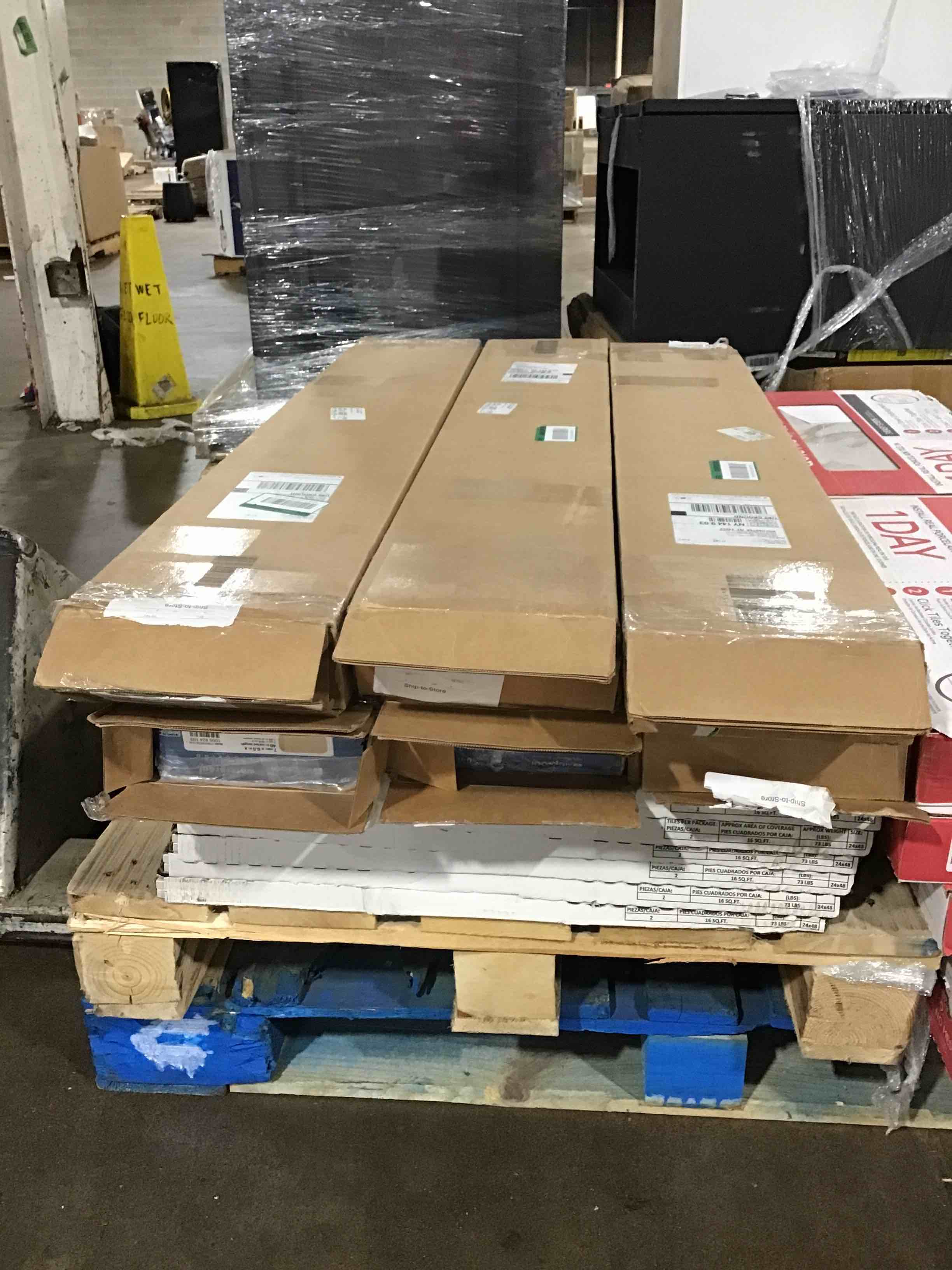 https://s3.amazonaws.com/lotting-images-prod/bidfta/RED4818735_1691156699207.jpeg