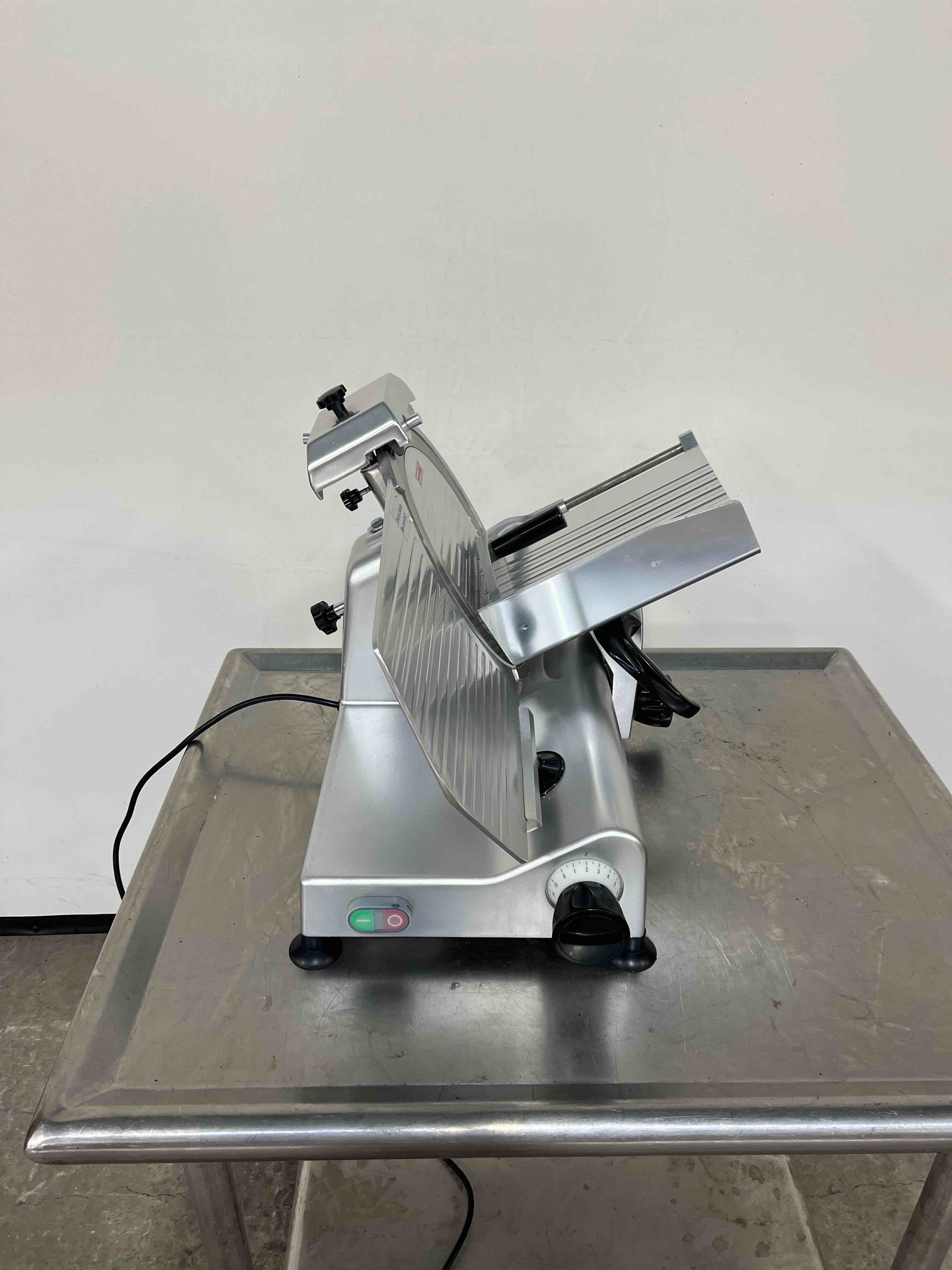 2022 AVANTCO 12 INCH MANUAL MEAT SLICER WITH BLADE SHARPENER 