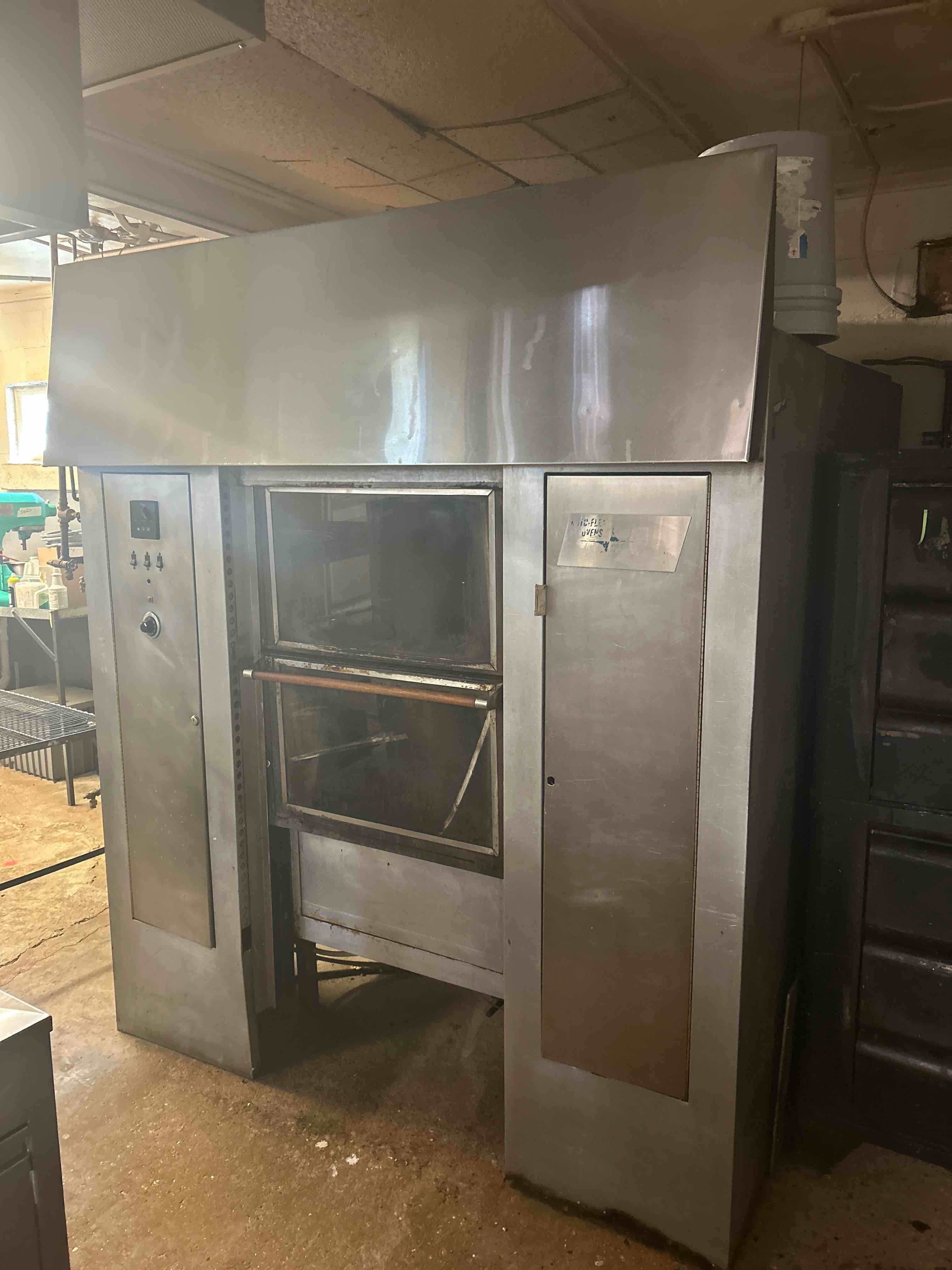 VINTAGE ROTOFLEX ROTATING QUAD DECK NATURAL GAS OVEN