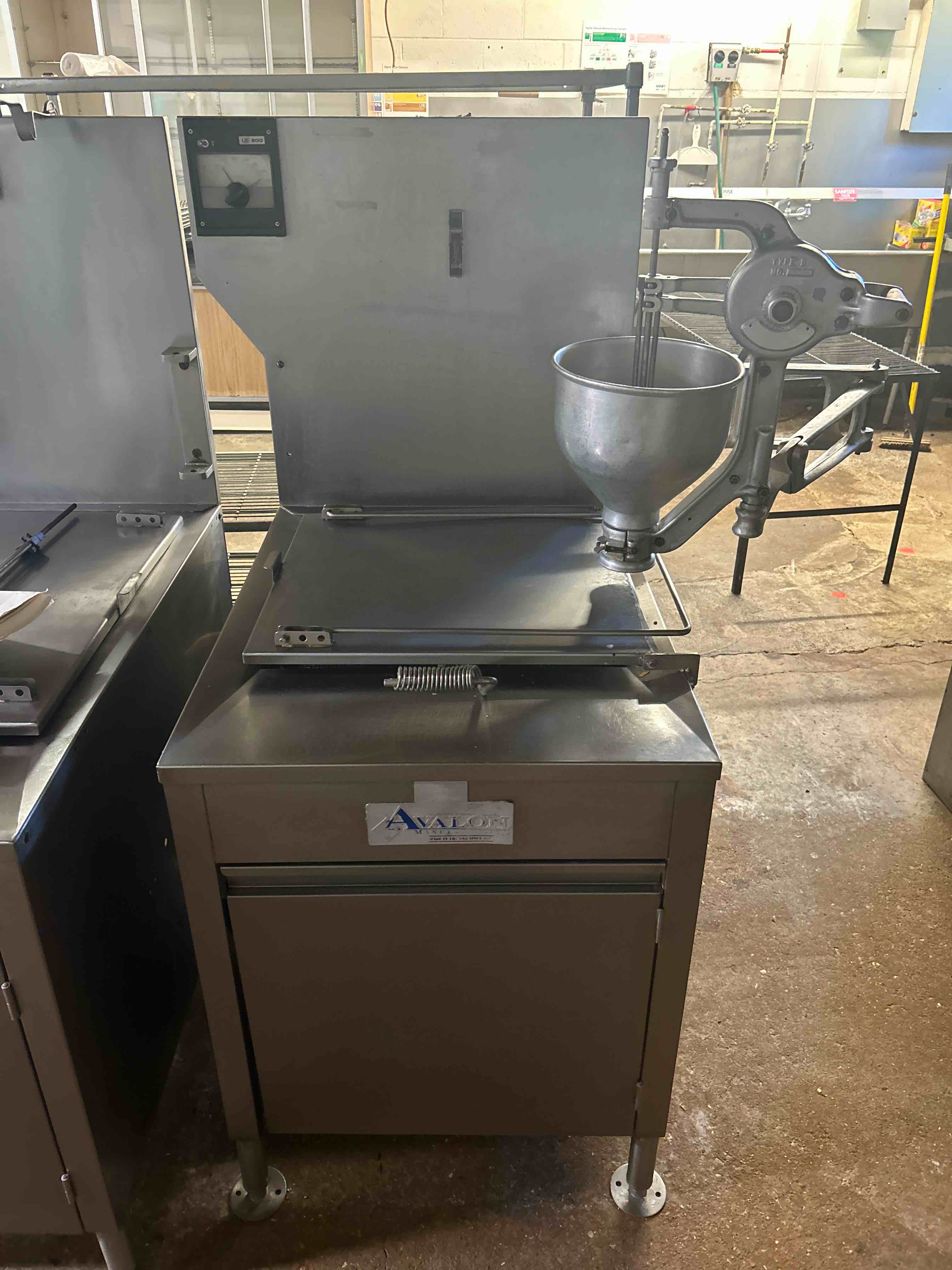 AVALON STAINLESS STEEL NATURAL GAS 85lb CAPACITY DOUGHNUT FRYER