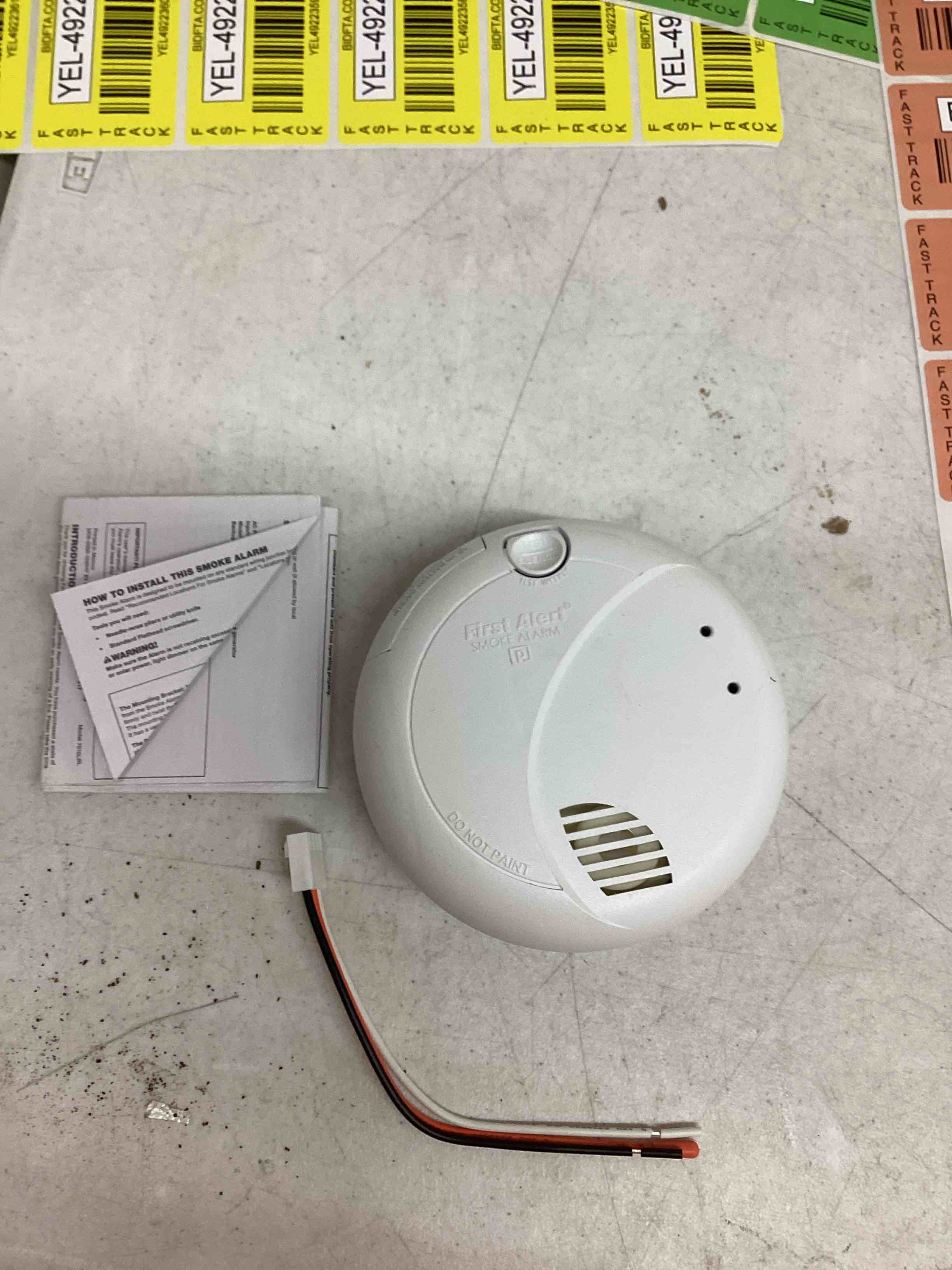 https://s3.amazonaws.com/lotting-images-prod/bidfta/RED4833097_1692311097738.jpeg