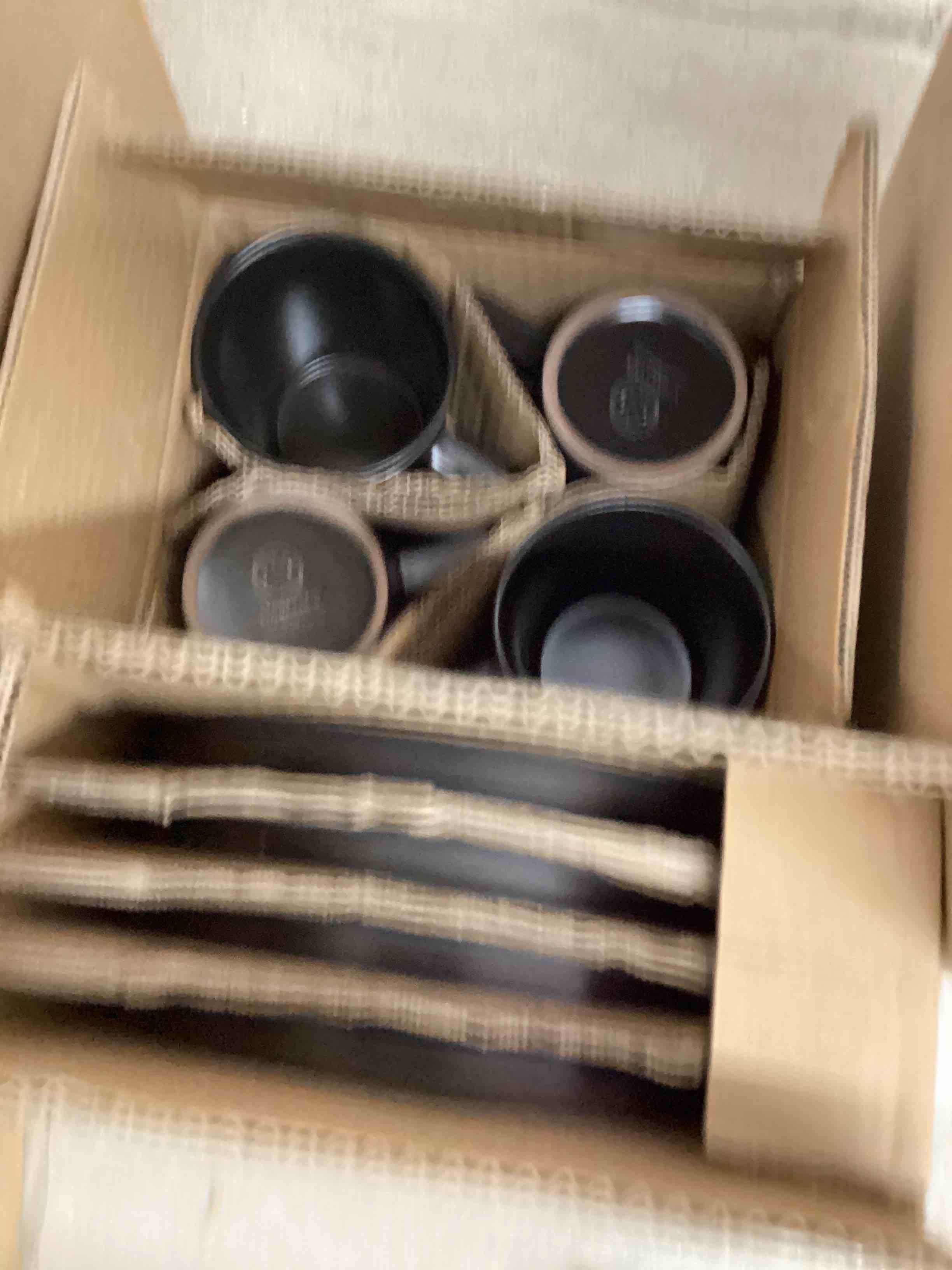 https://s3.amazonaws.com/lotting-images-prod/bidfta/RED4833104_1692311055851.jpeg