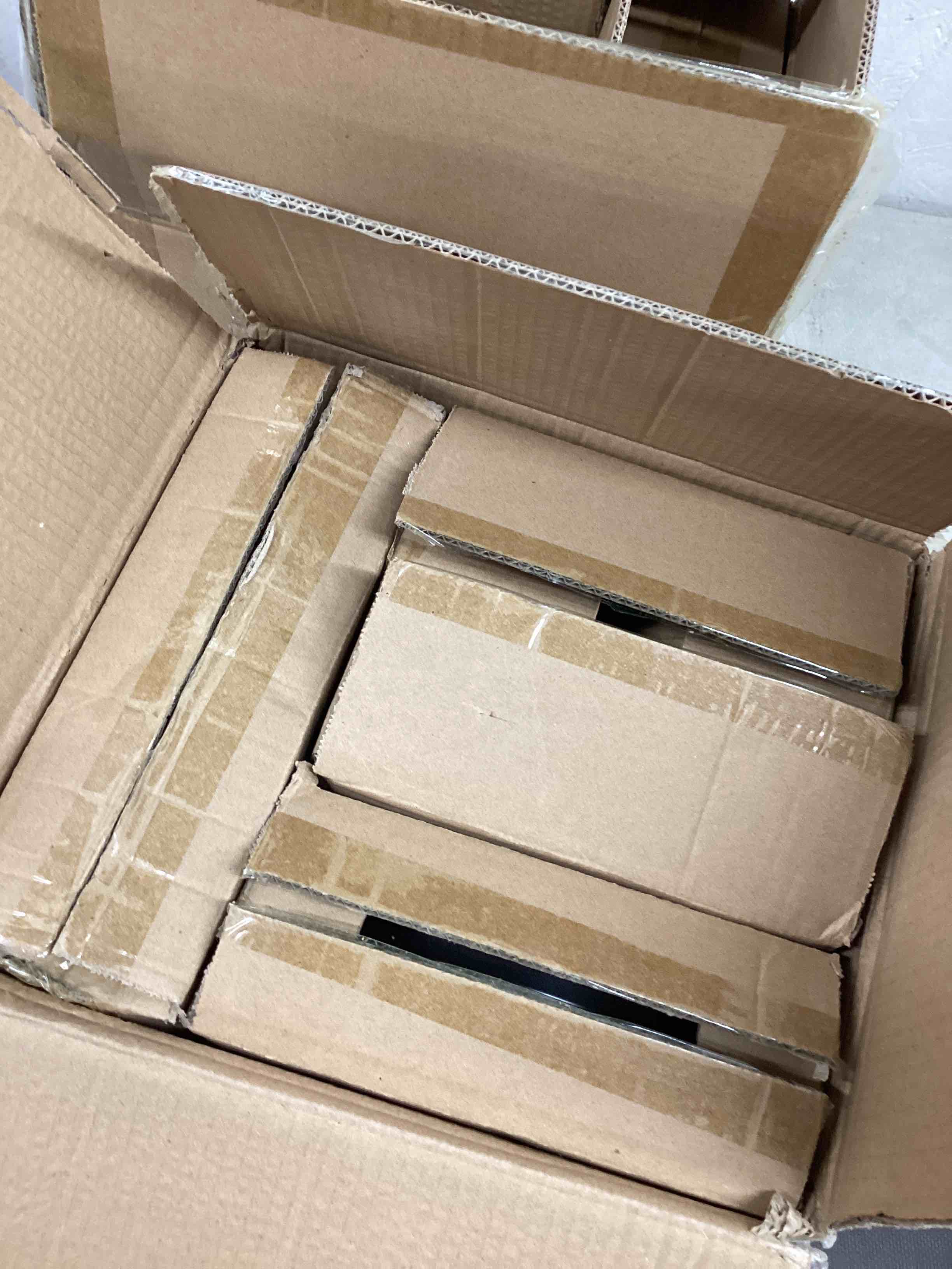https://s3.amazonaws.com/lotting-images-prod/bidfta/RED4833104_1692311101794.jpeg
