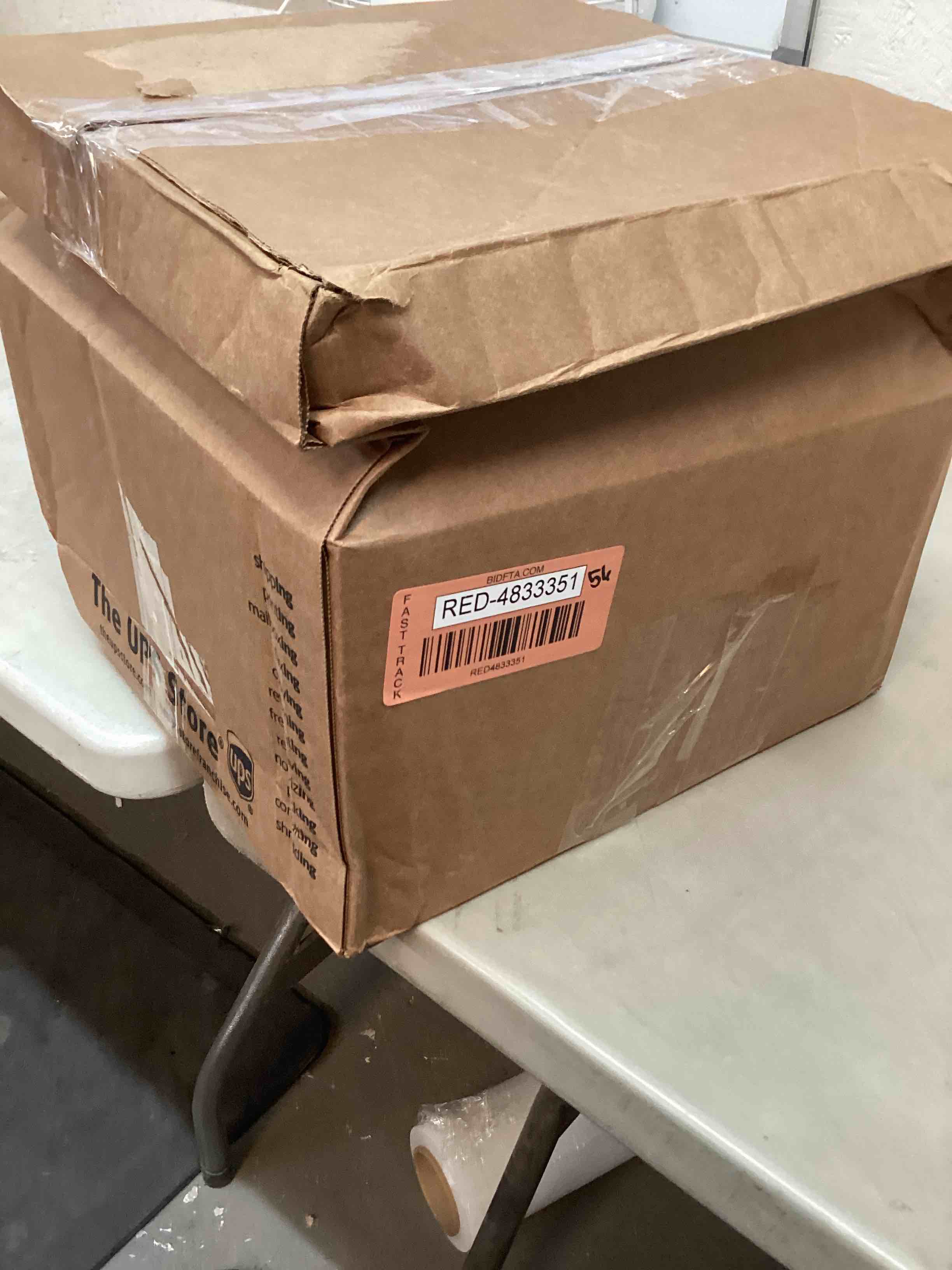 https://s3.amazonaws.com/lotting-images-prod/bidfta/RED4833351_1693677524449.jpeg