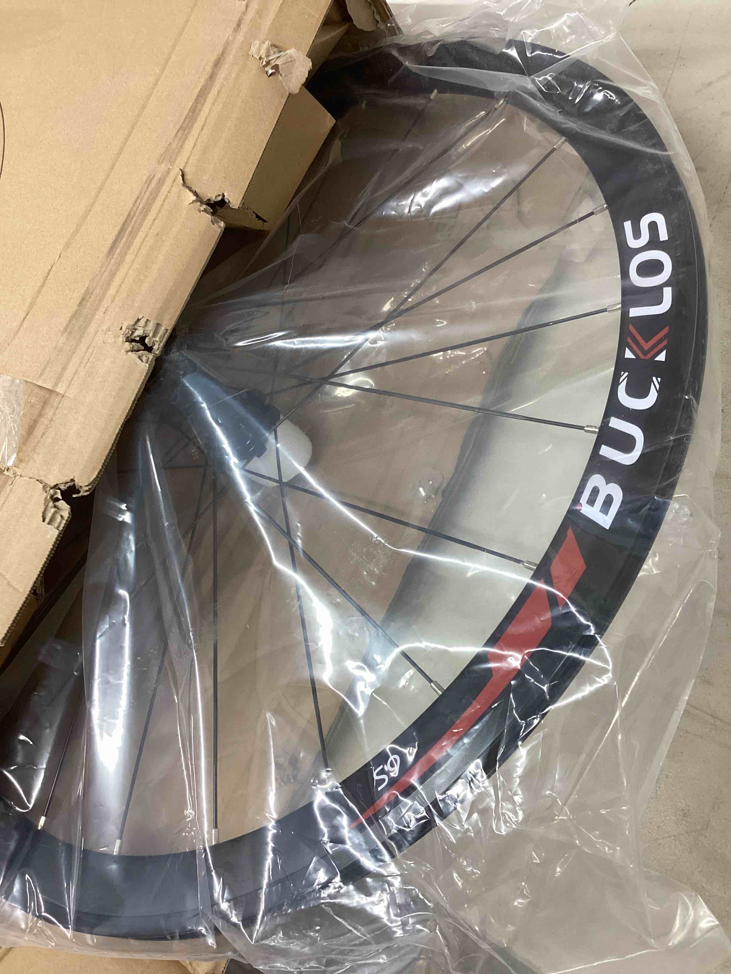https://s3.amazonaws.com/lotting-images-prod/bidfta/RED4833414_1694035570902.jpeg
