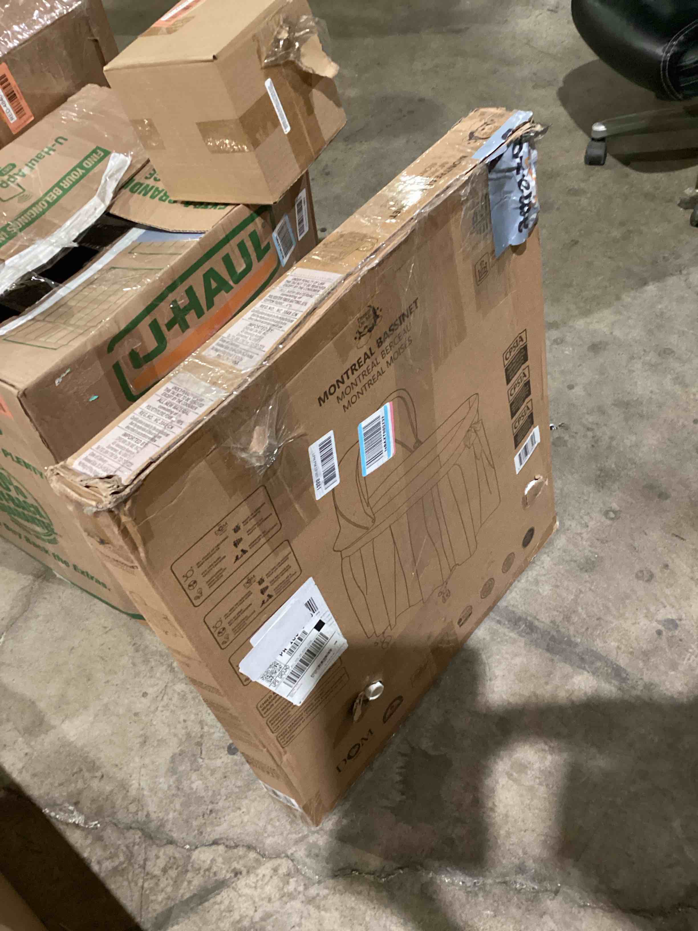 https://s3.amazonaws.com/lotting-images-prod/bidfta/RED4840724_1735340040401.jpeg