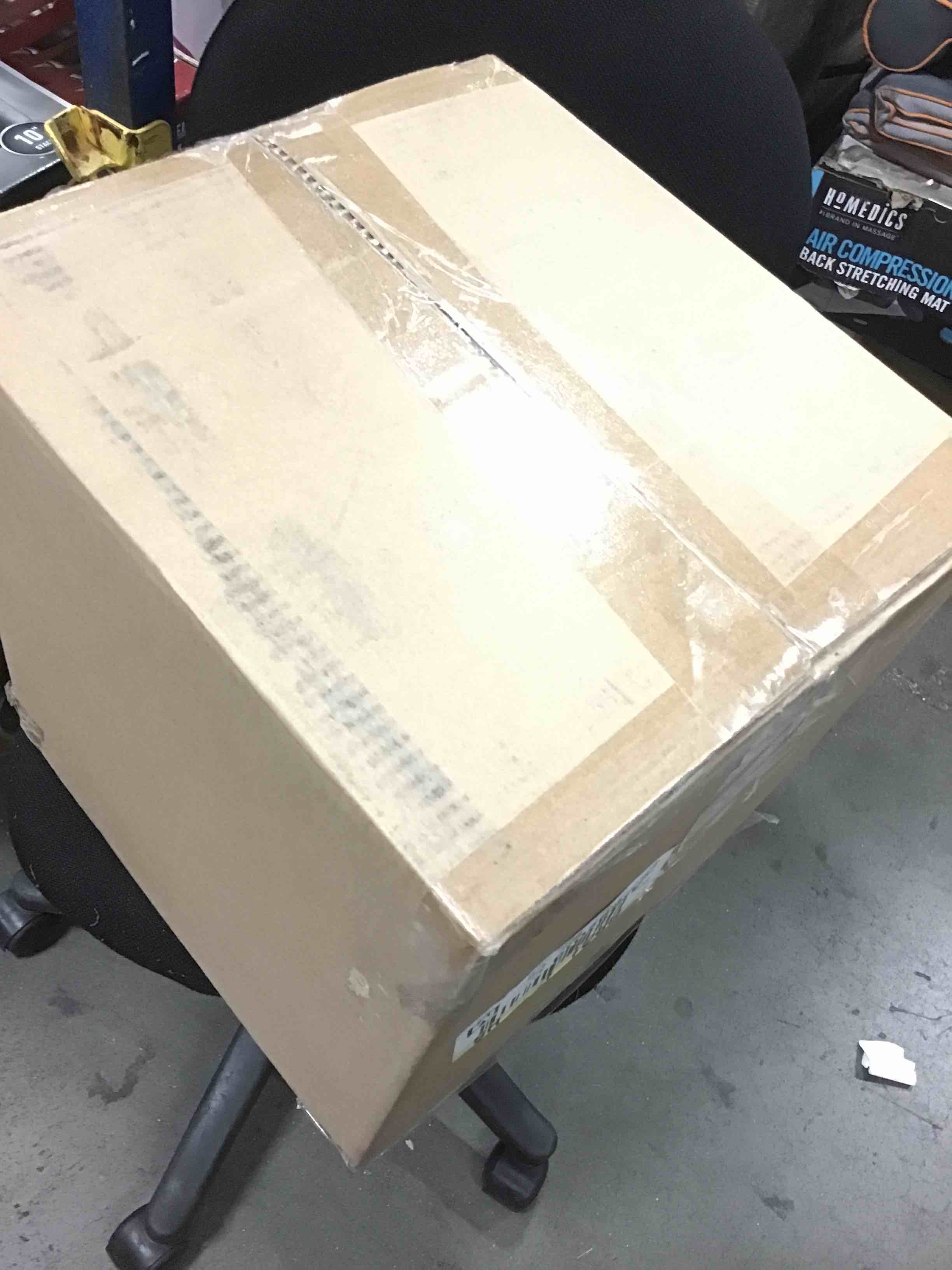 https://s3.amazonaws.com/lotting-images-prod/bidfta/RED4842666_1688669704841.jpeg