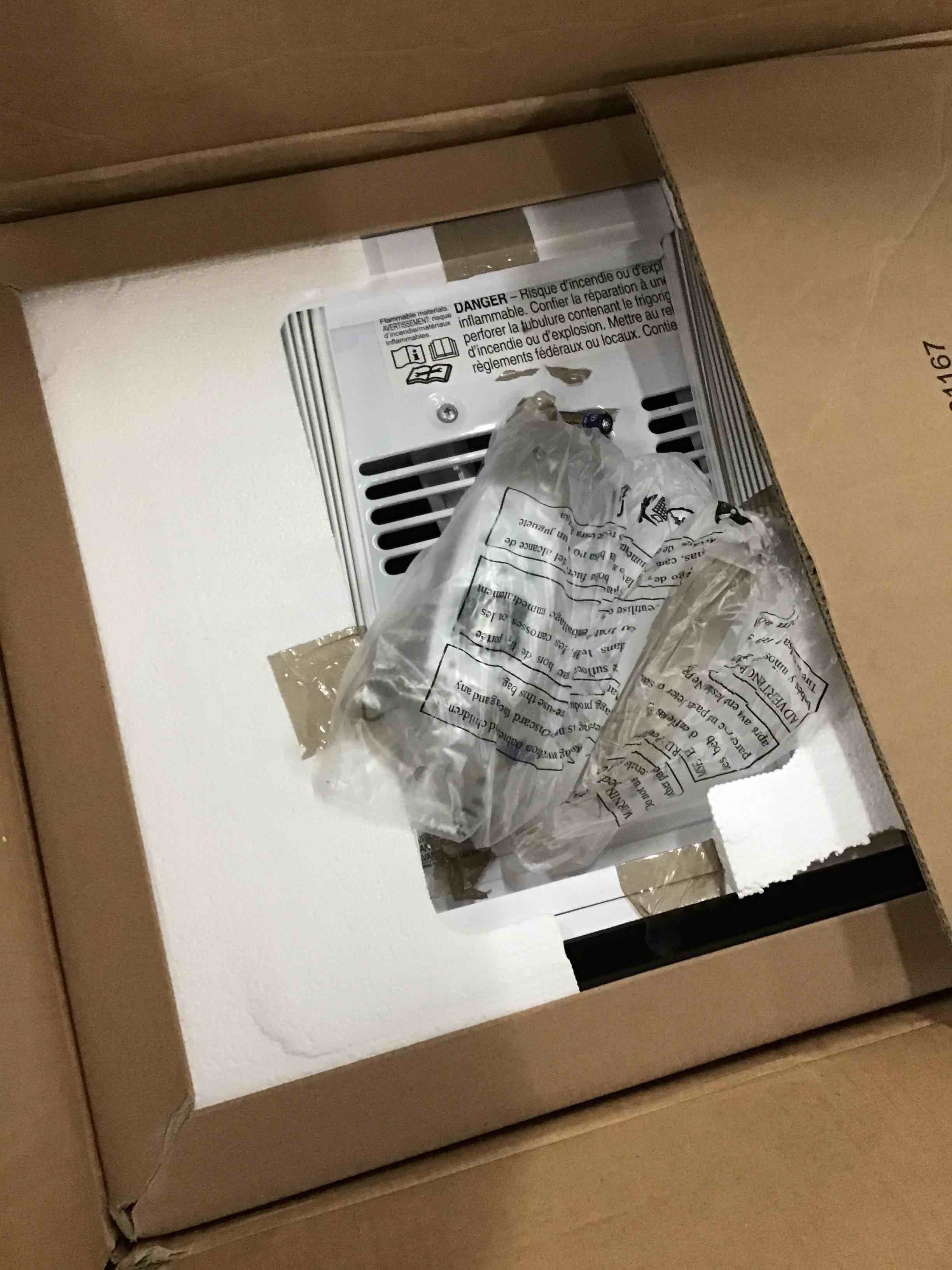 https://s3.amazonaws.com/lotting-images-prod/bidfta/RED4843531_1692714190822.jpeg