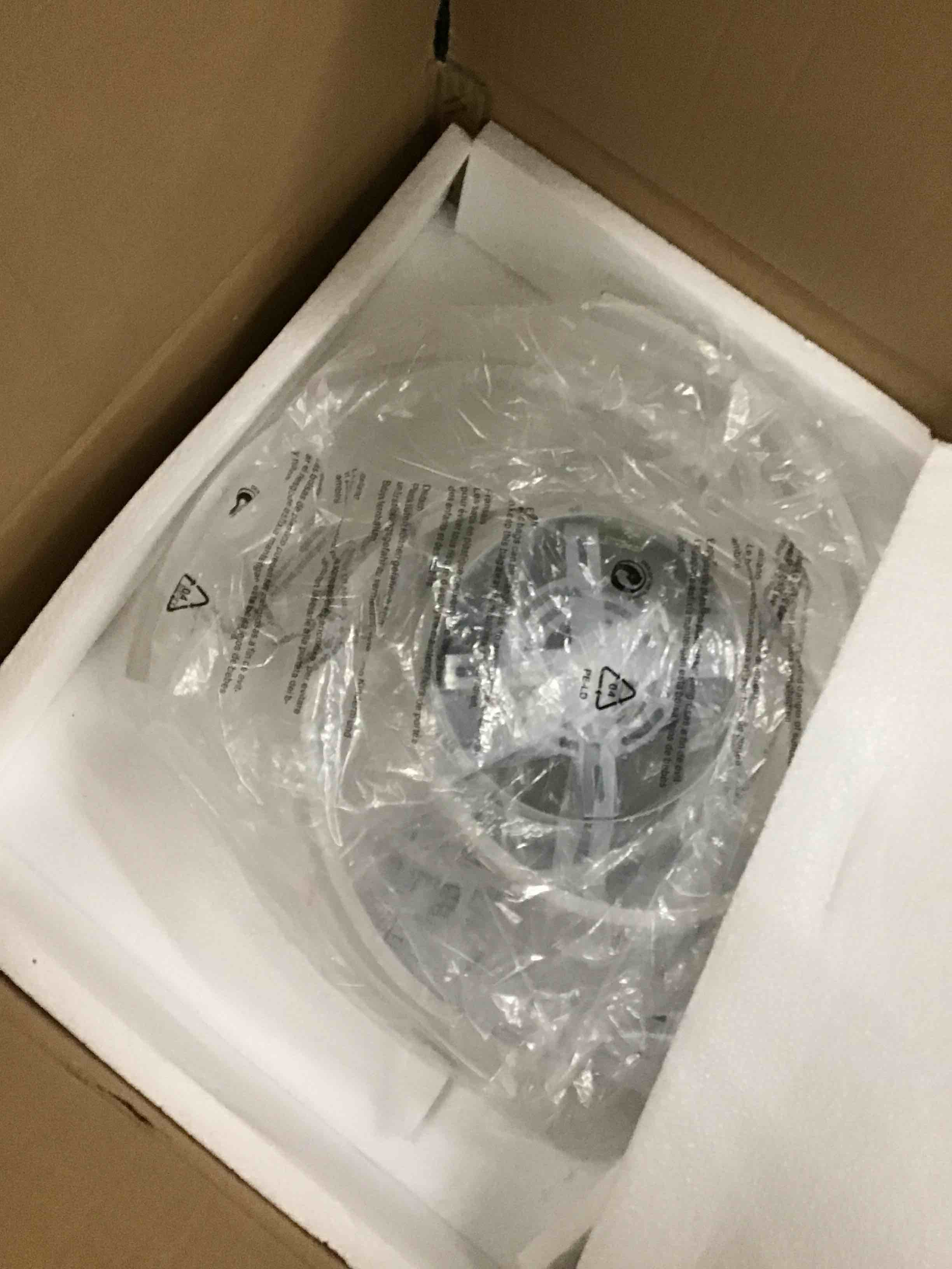 https://s3.amazonaws.com/lotting-images-prod/bidfta/RED4843532_1692714438371.jpeg