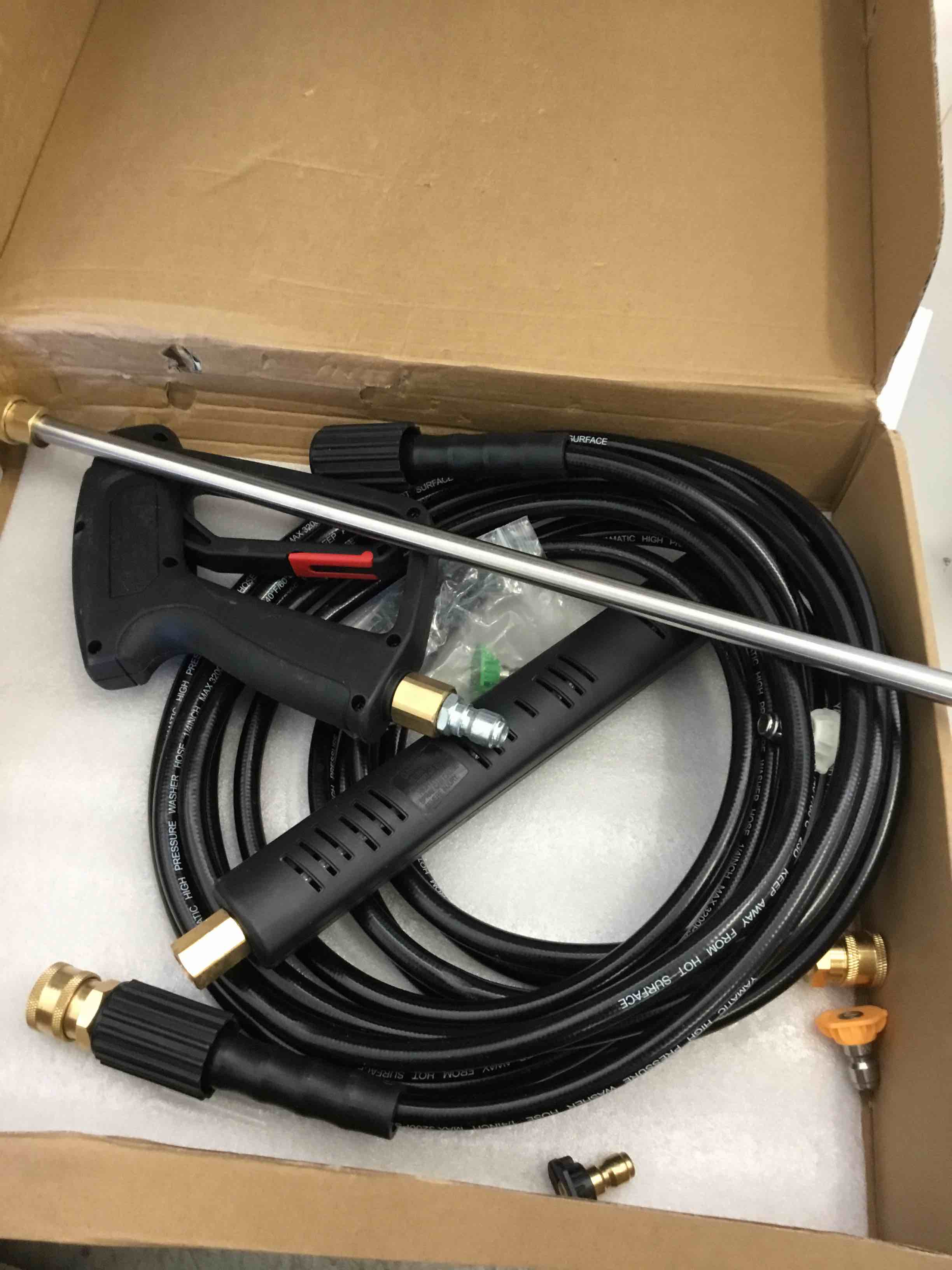 https://s3.amazonaws.com/lotting-images-prod/bidfta/RED4856191_1695132625903.jpeg
