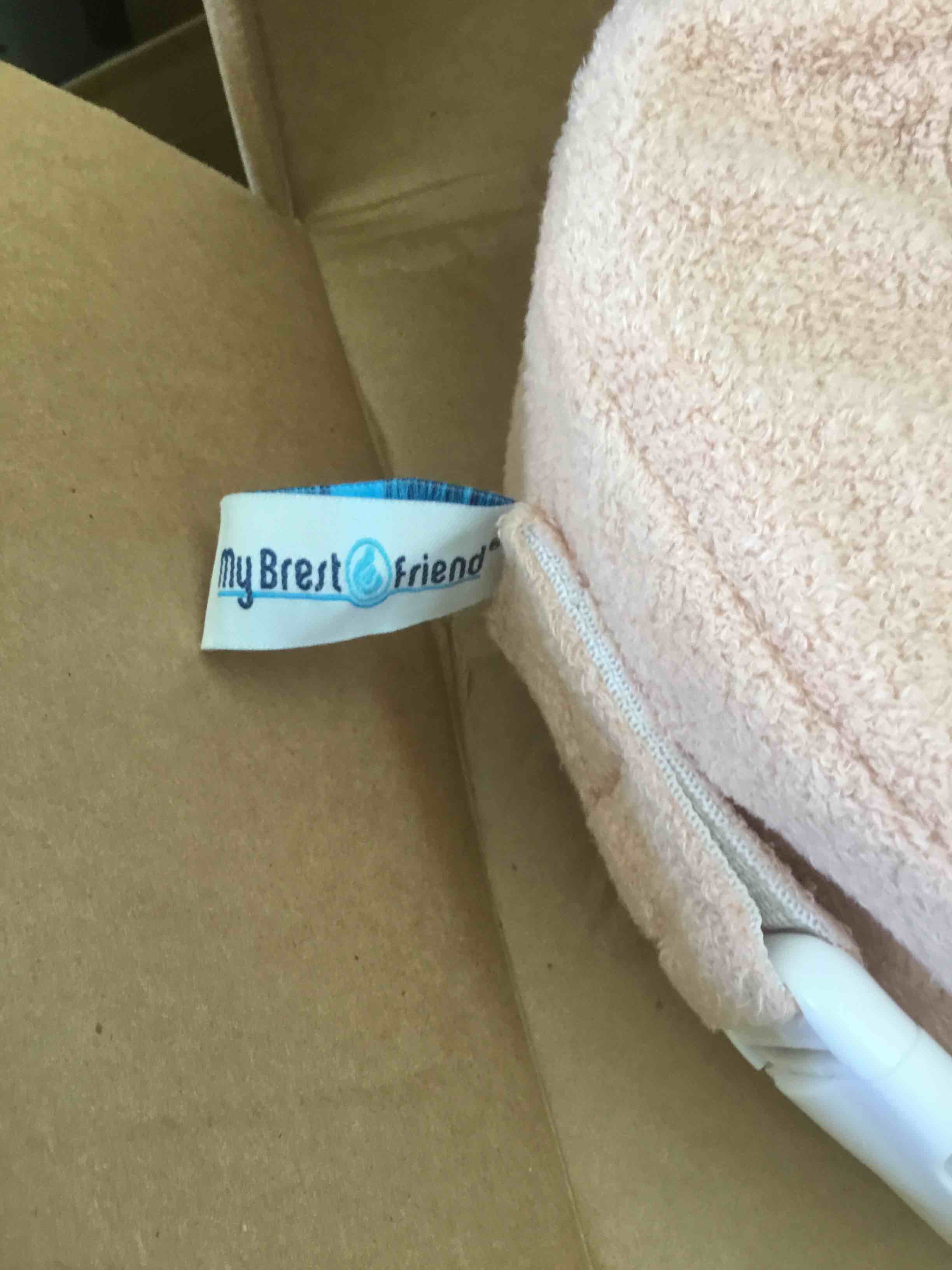 https://s3.amazonaws.com/lotting-images-prod/bidfta/RED4858016_1699376498287.jpeg