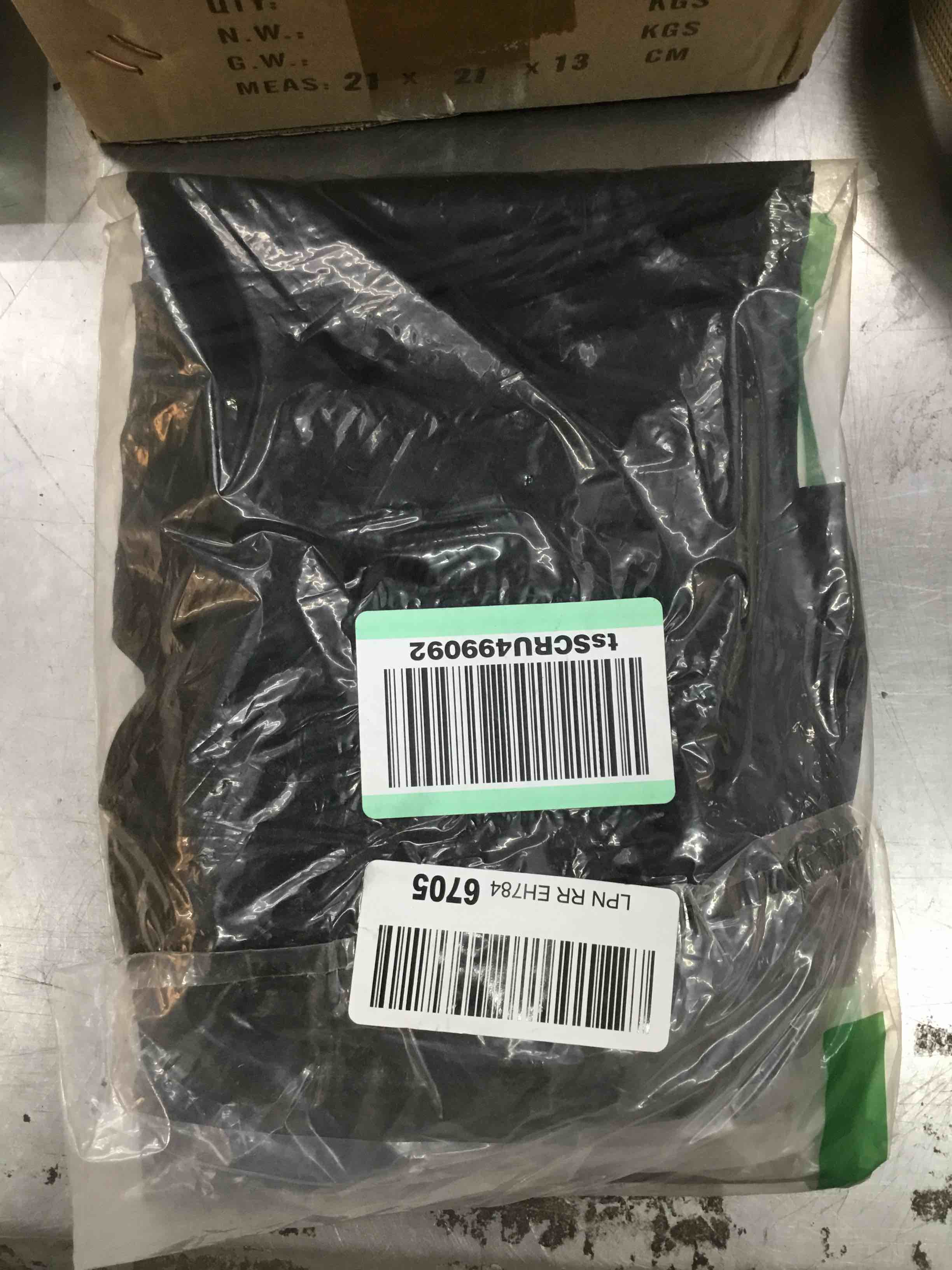 https://s3.amazonaws.com/lotting-images-prod/bidfta/RED4862200_1696363360269.jpeg