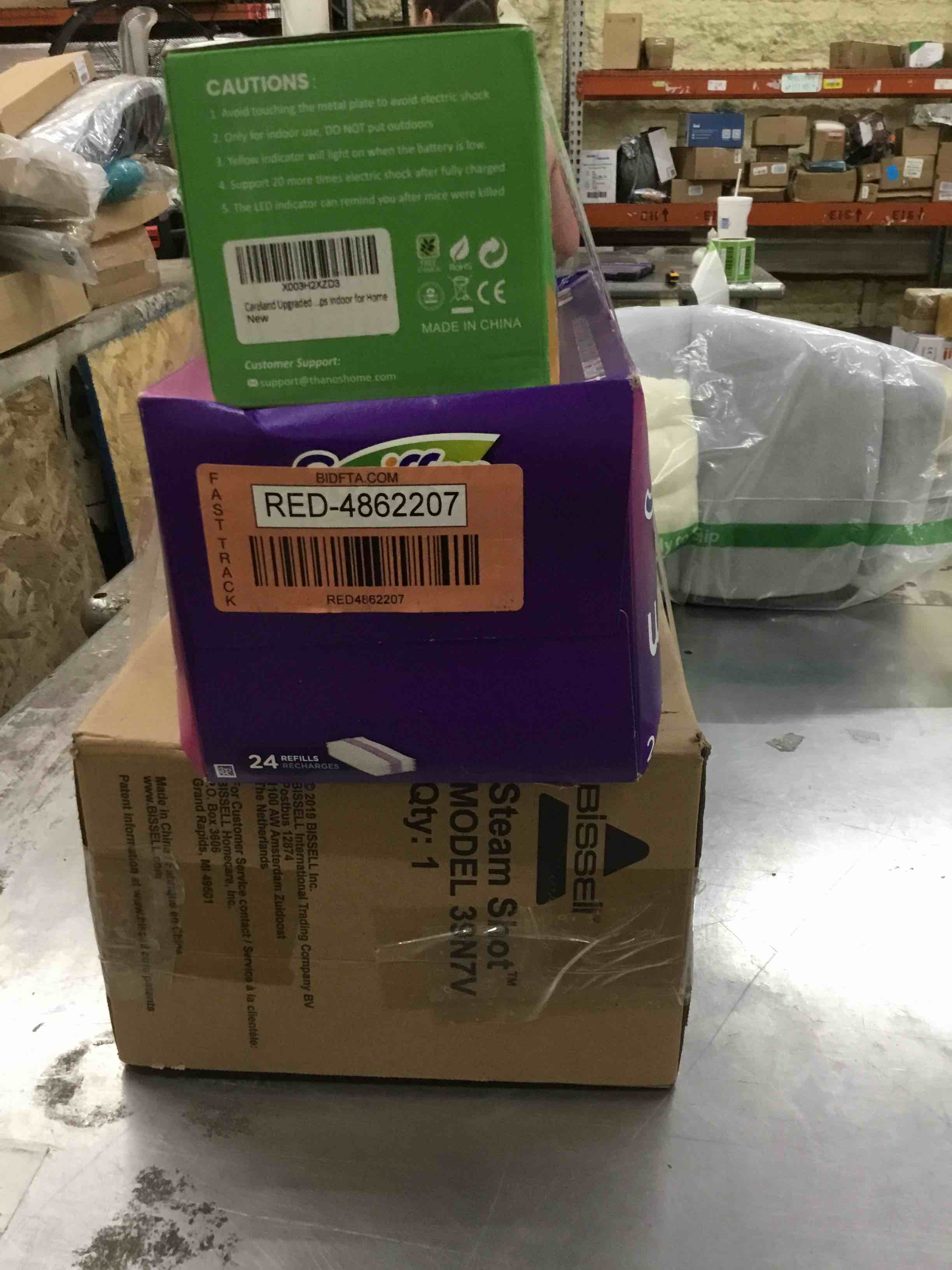 https://s3.amazonaws.com/lotting-images-prod/bidfta/RED4862207_1696365043511.jpeg