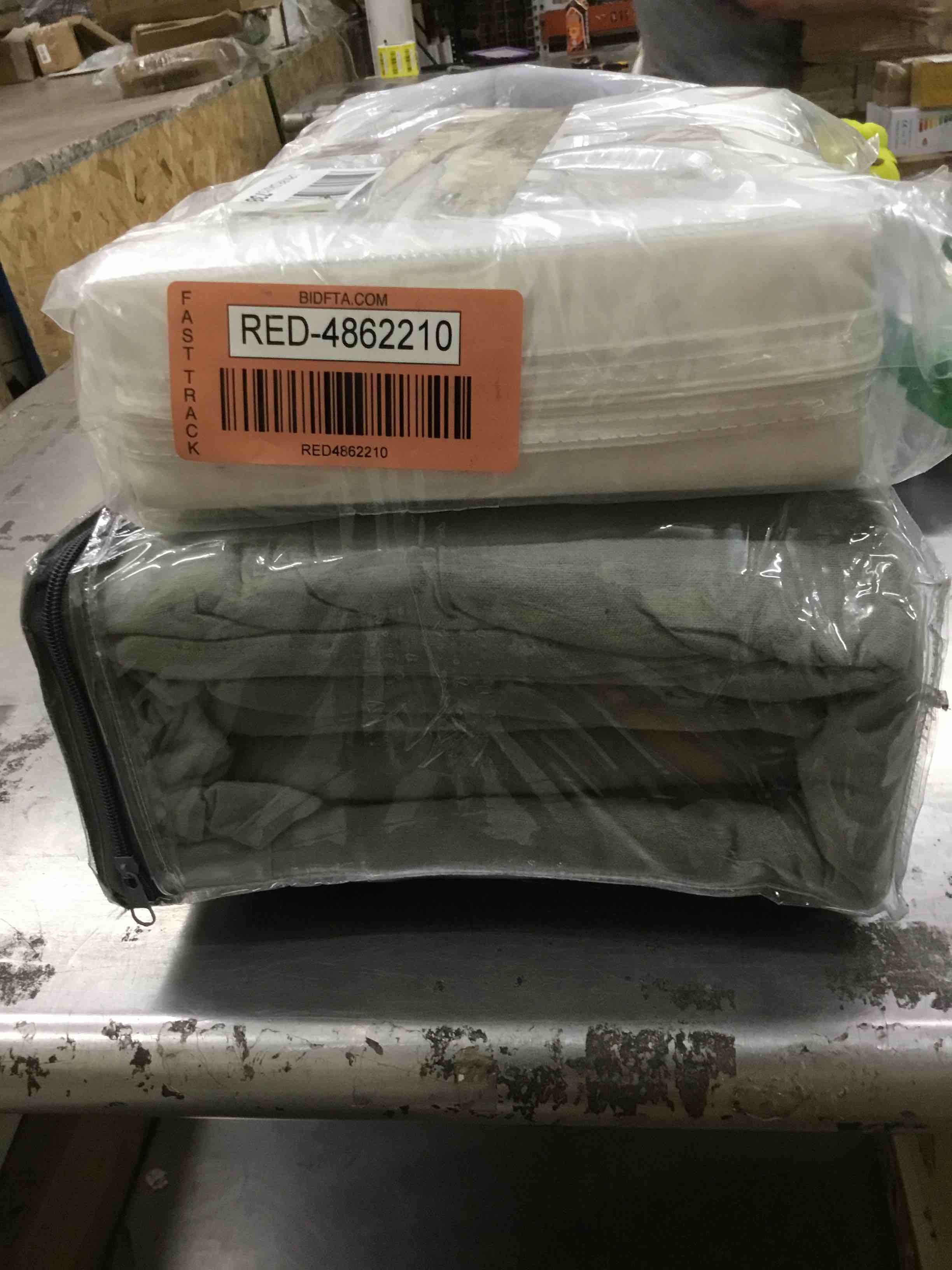 https://s3.amazonaws.com/lotting-images-prod/bidfta/RED4862210_1696365796149.jpeg