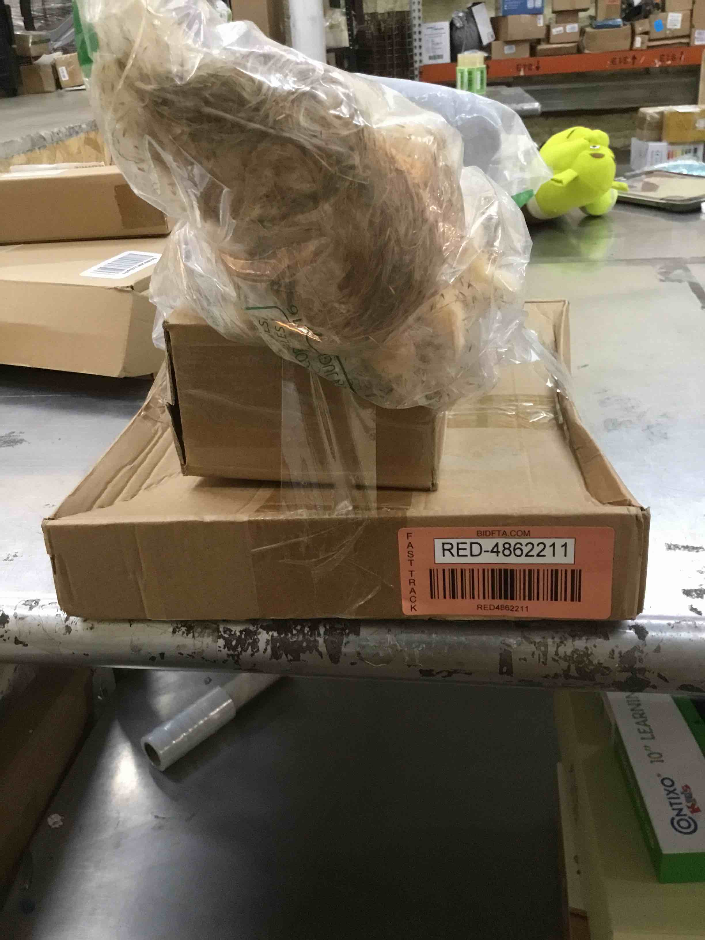 https://s3.amazonaws.com/lotting-images-prod/bidfta/RED4862211_1696366049469.jpeg