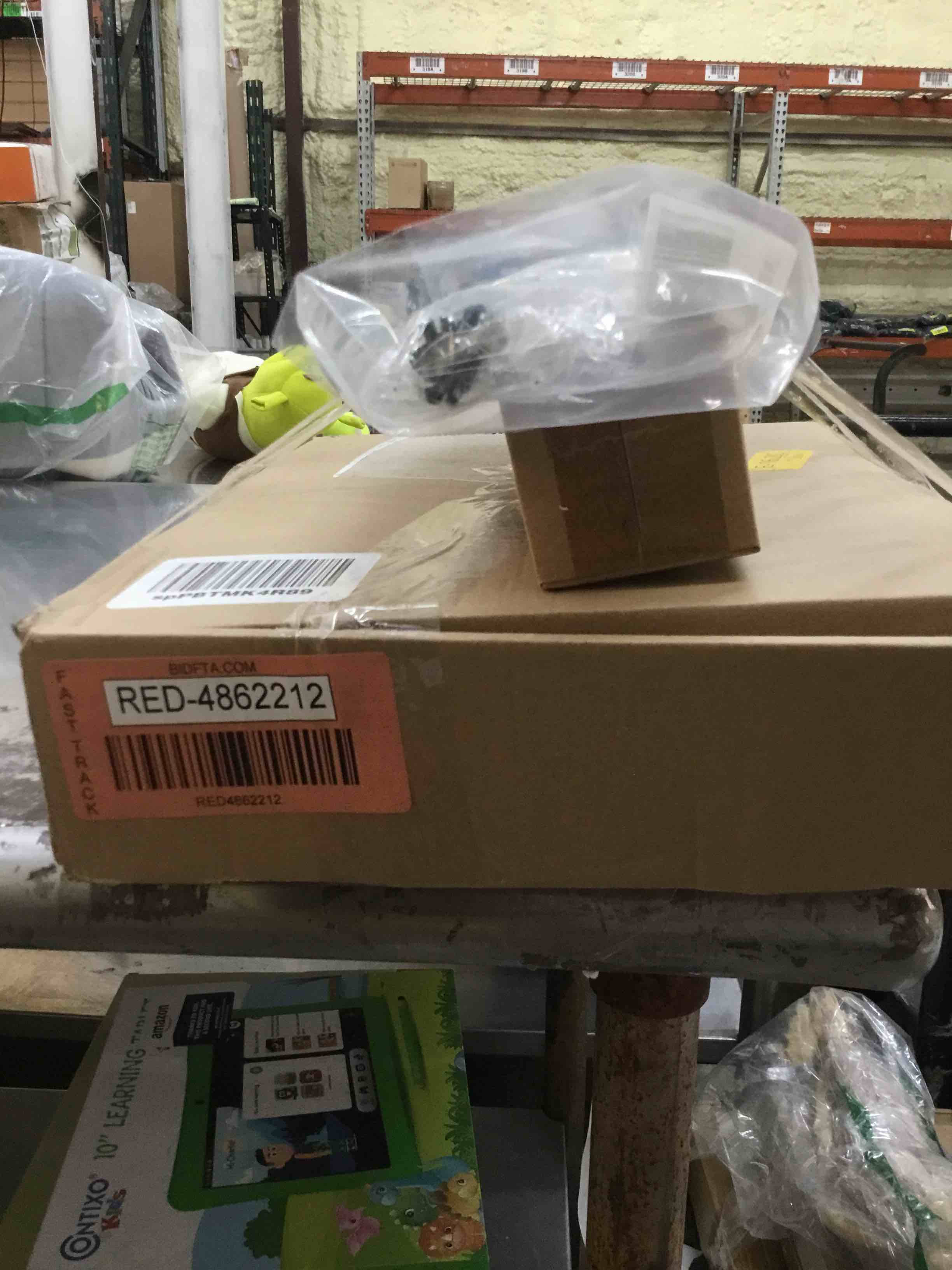 https://s3.amazonaws.com/lotting-images-prod/bidfta/RED4862212_1696366232303.jpeg