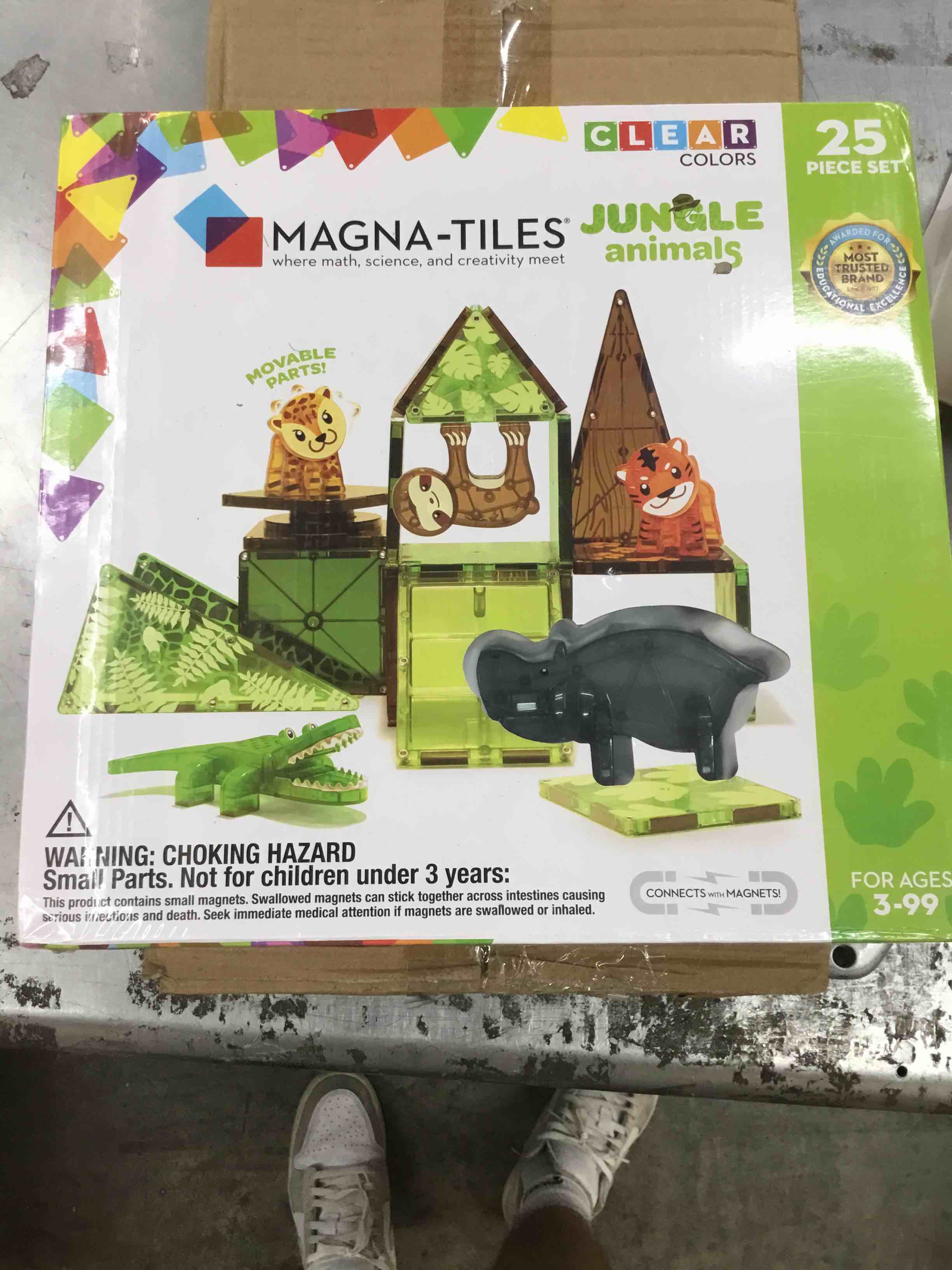 https://s3.amazonaws.com/lotting-images-prod/bidfta/RED4862213_1696366428805.jpeg