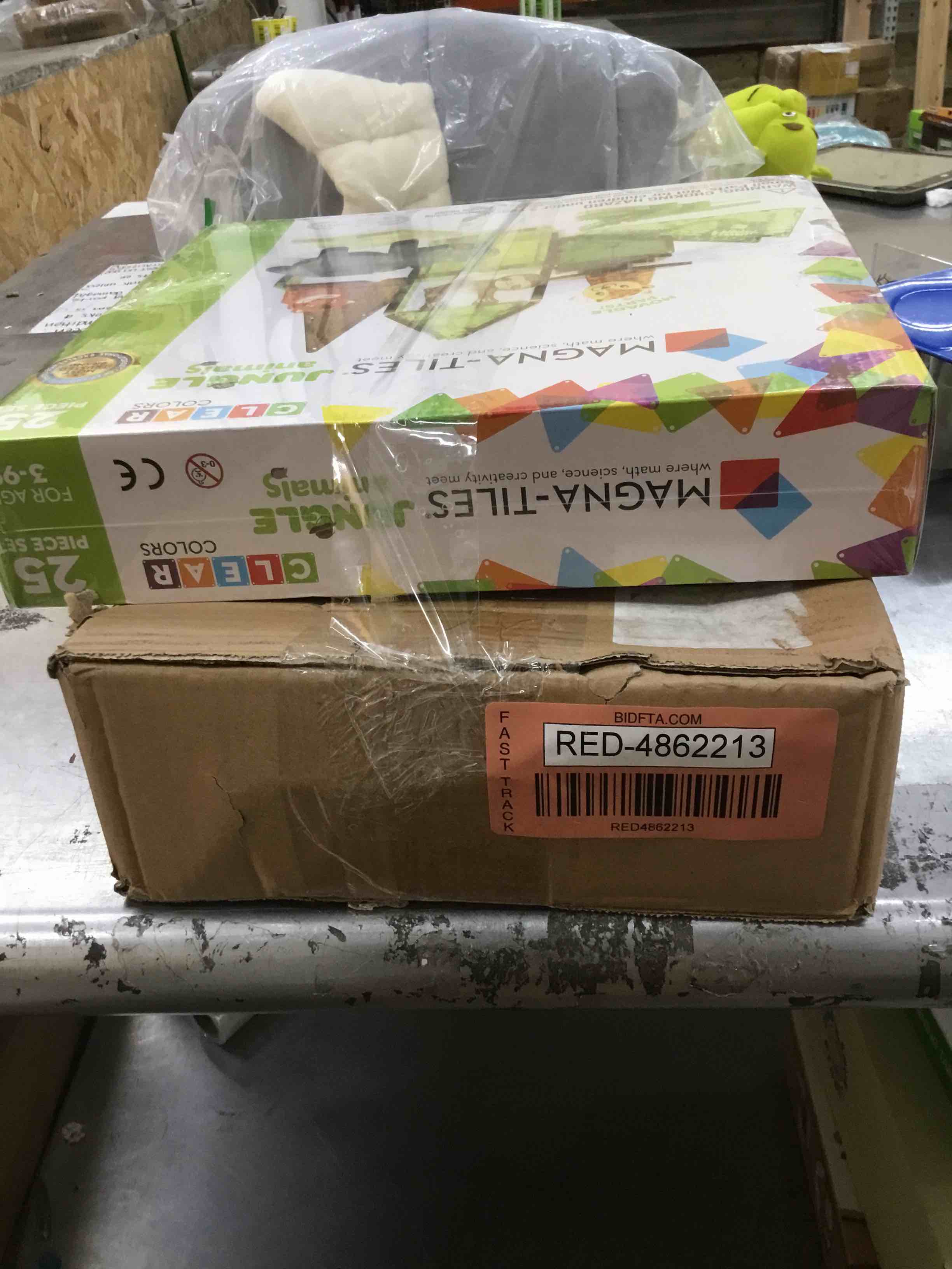 https://s3.amazonaws.com/lotting-images-prod/bidfta/RED4862213_1696366463922.jpeg