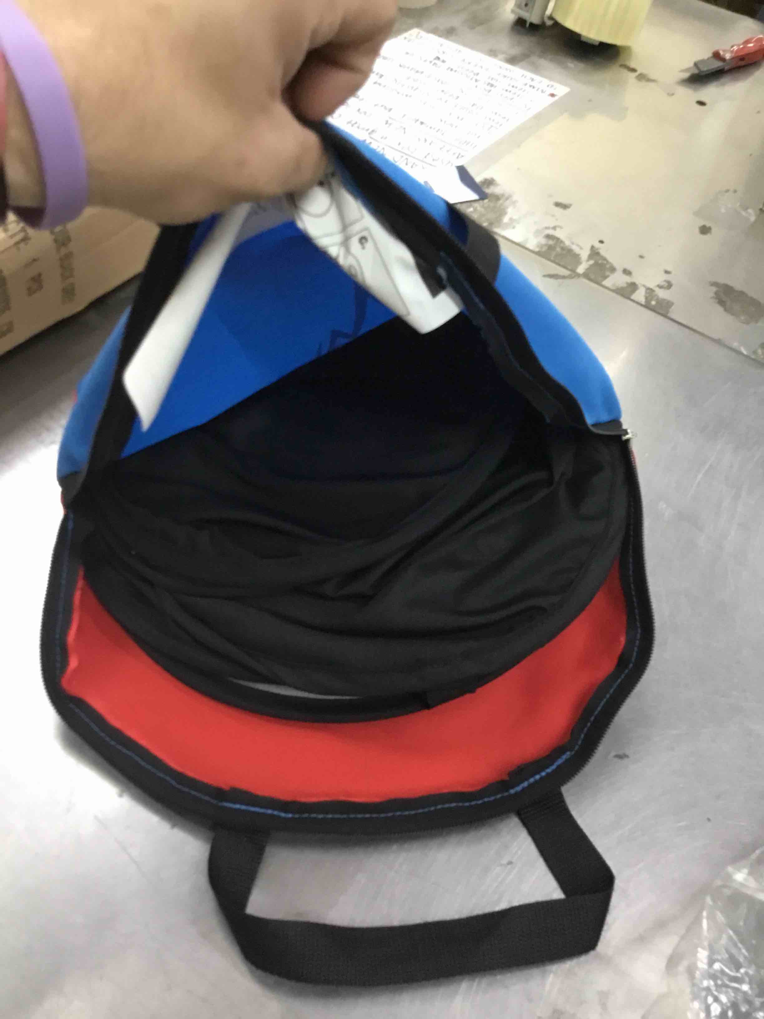 https://s3.amazonaws.com/lotting-images-prod/bidfta/RED4862225_1696432770694.jpeg
