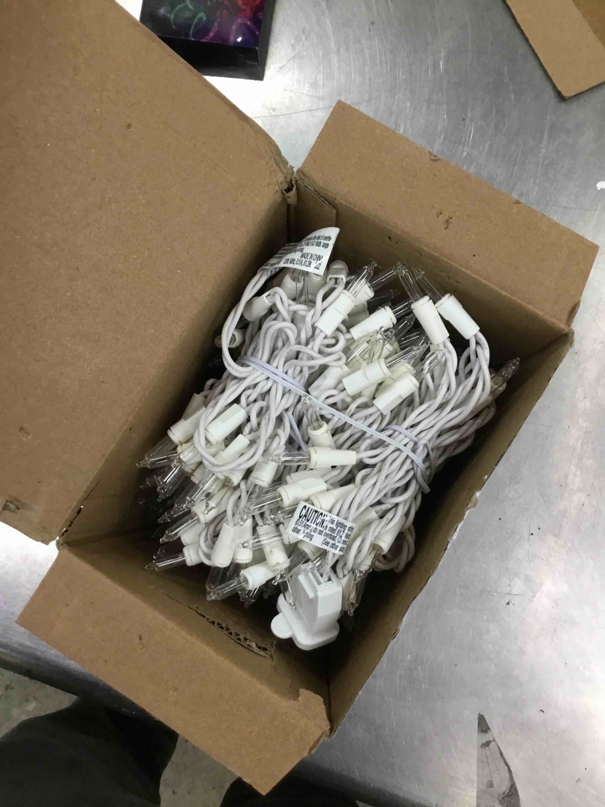 https://s3.amazonaws.com/lotting-images-prod/bidfta/RED4862694_1698437182065.jpeg