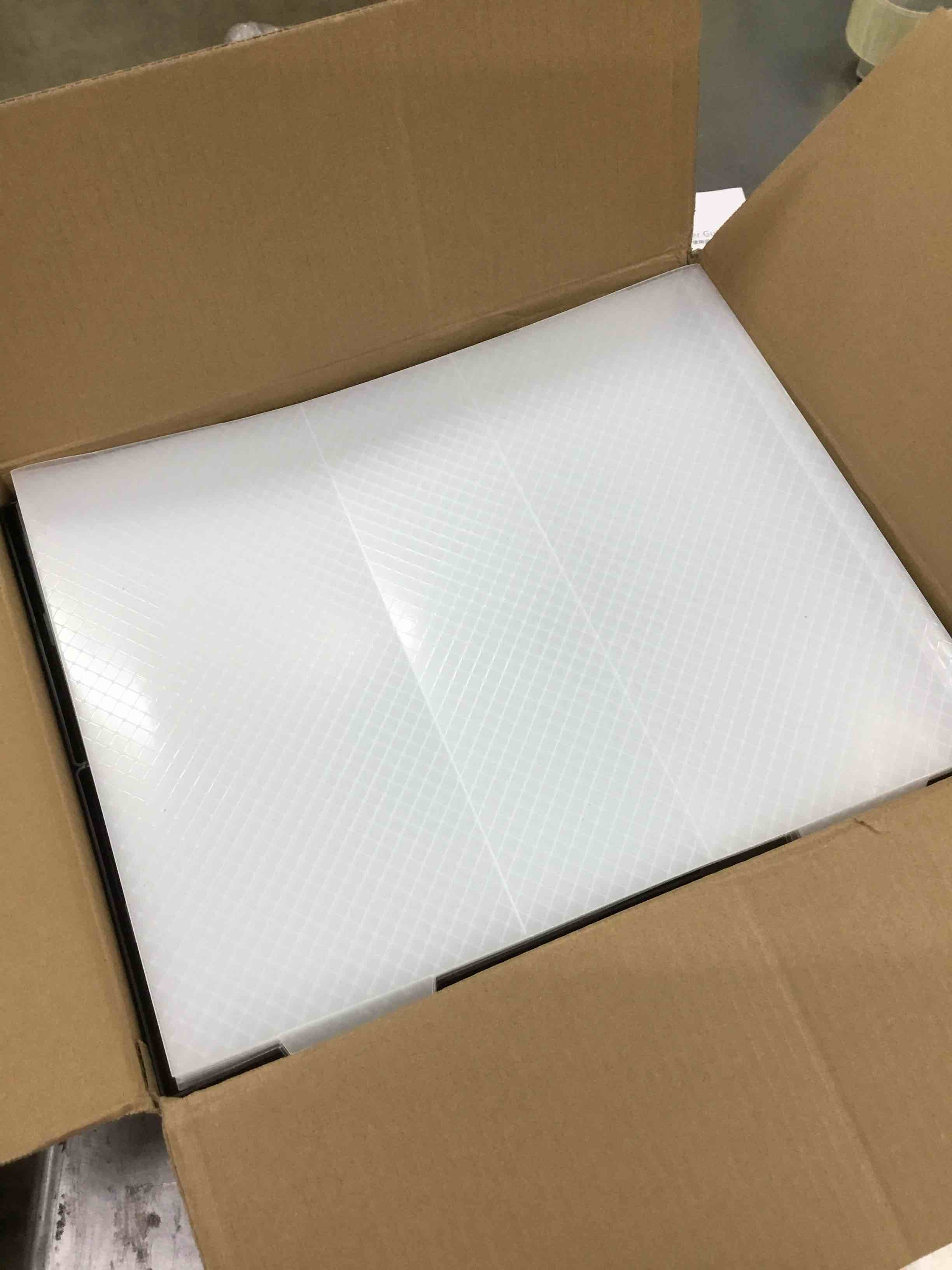 https://s3.amazonaws.com/lotting-images-prod/bidfta/RED4862703_1698439724951.jpeg