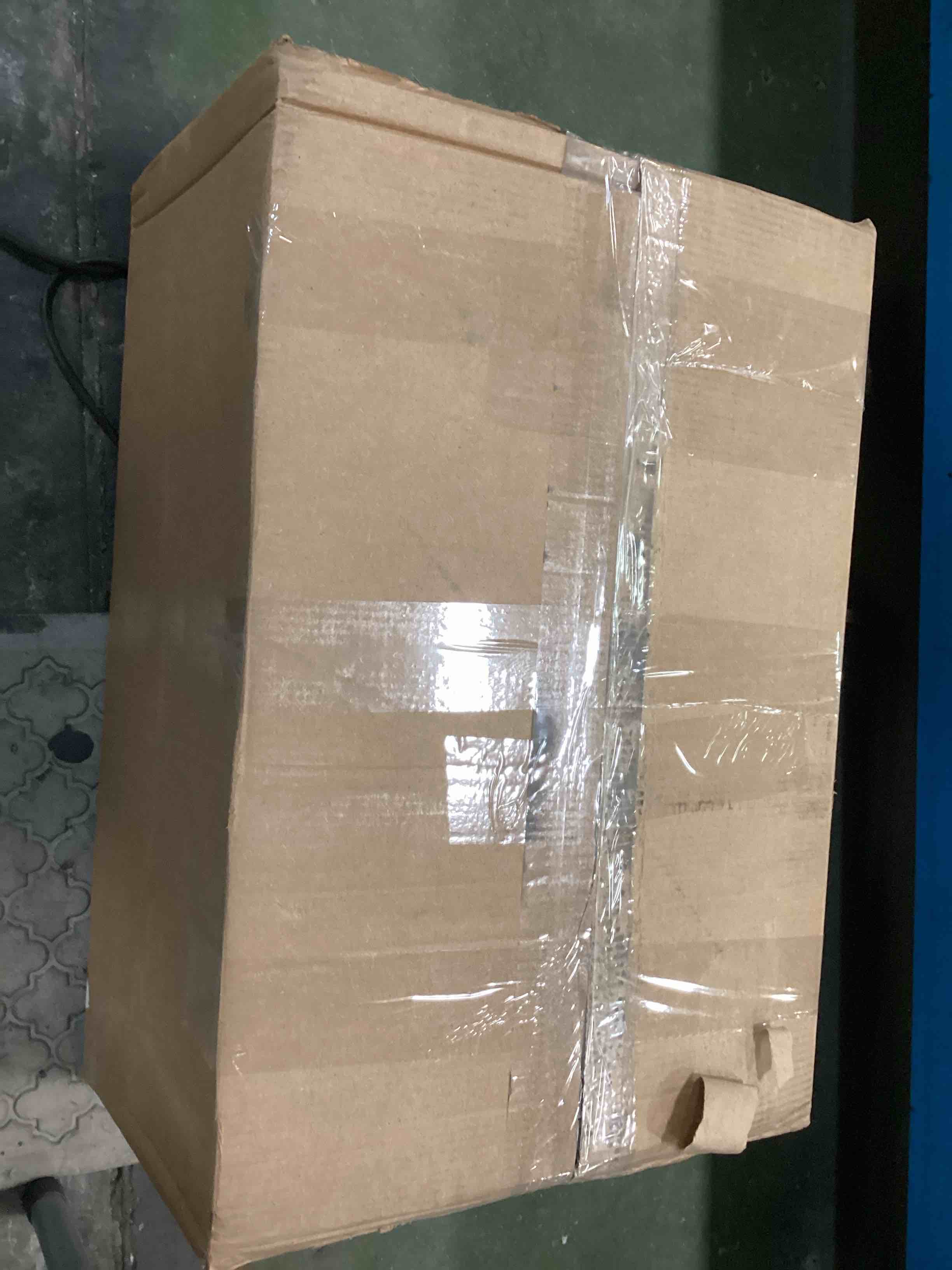 https://s3.amazonaws.com/lotting-images-prod/bidfta/RED4864011_1721103090549.jpeg
