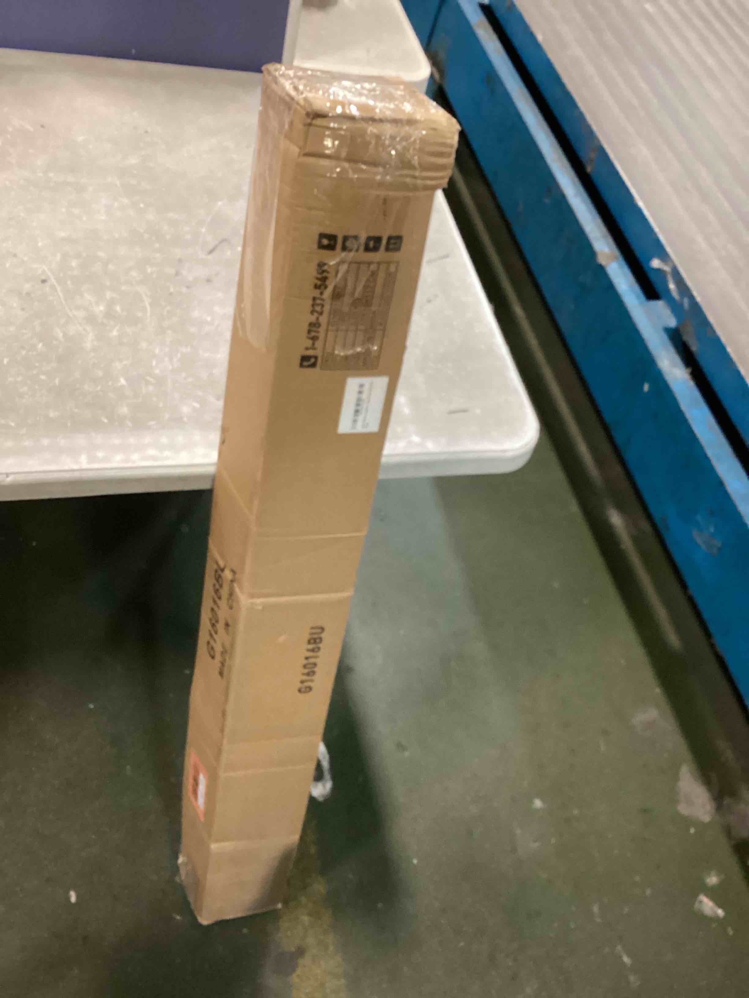 https://s3.amazonaws.com/lotting-images-prod/bidfta/RED4864780_1721867791644.jpeg