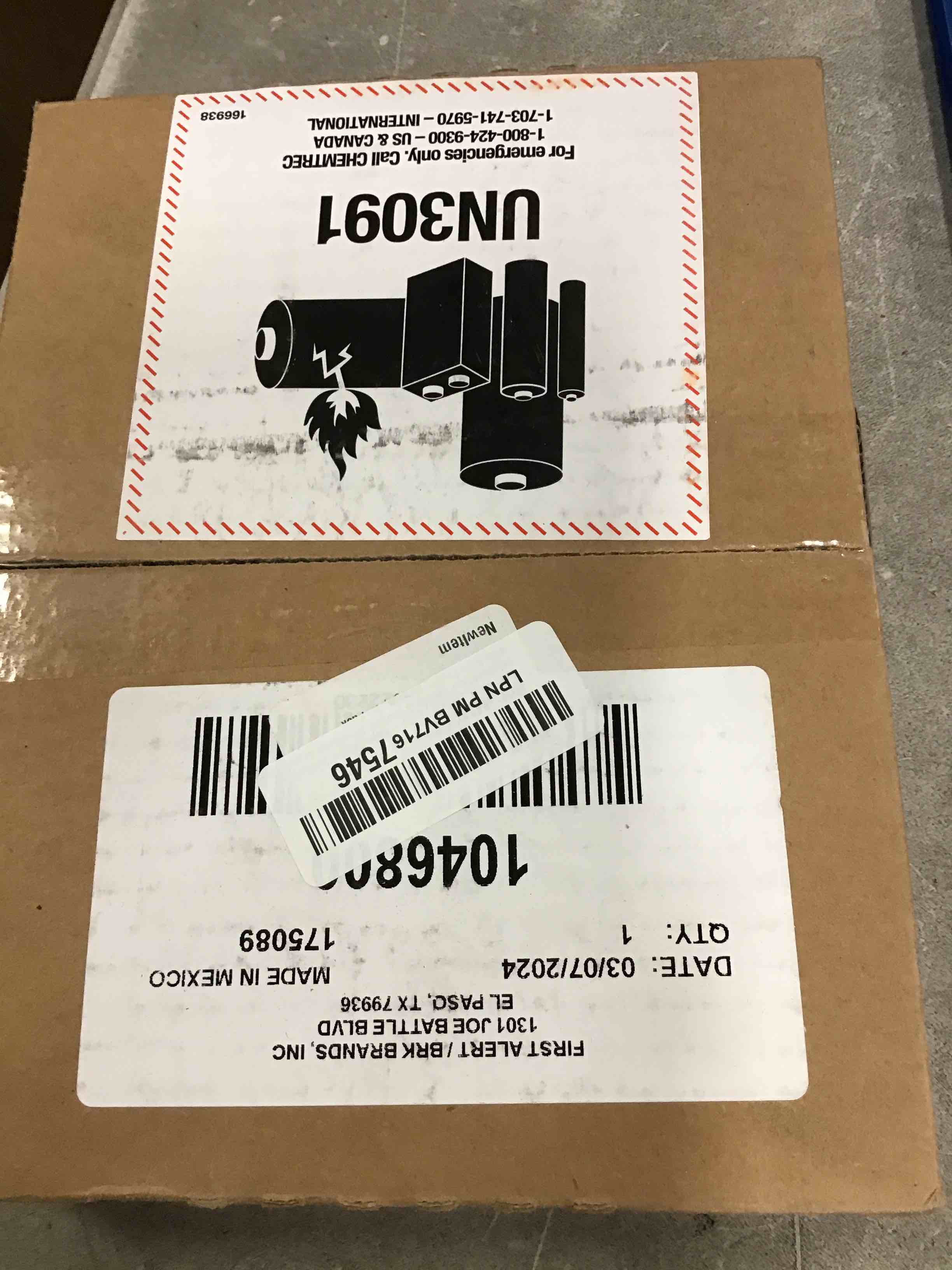 https://s3.amazonaws.com/lotting-images-prod/bidfta/RED4865004_1721911573129.jpeg