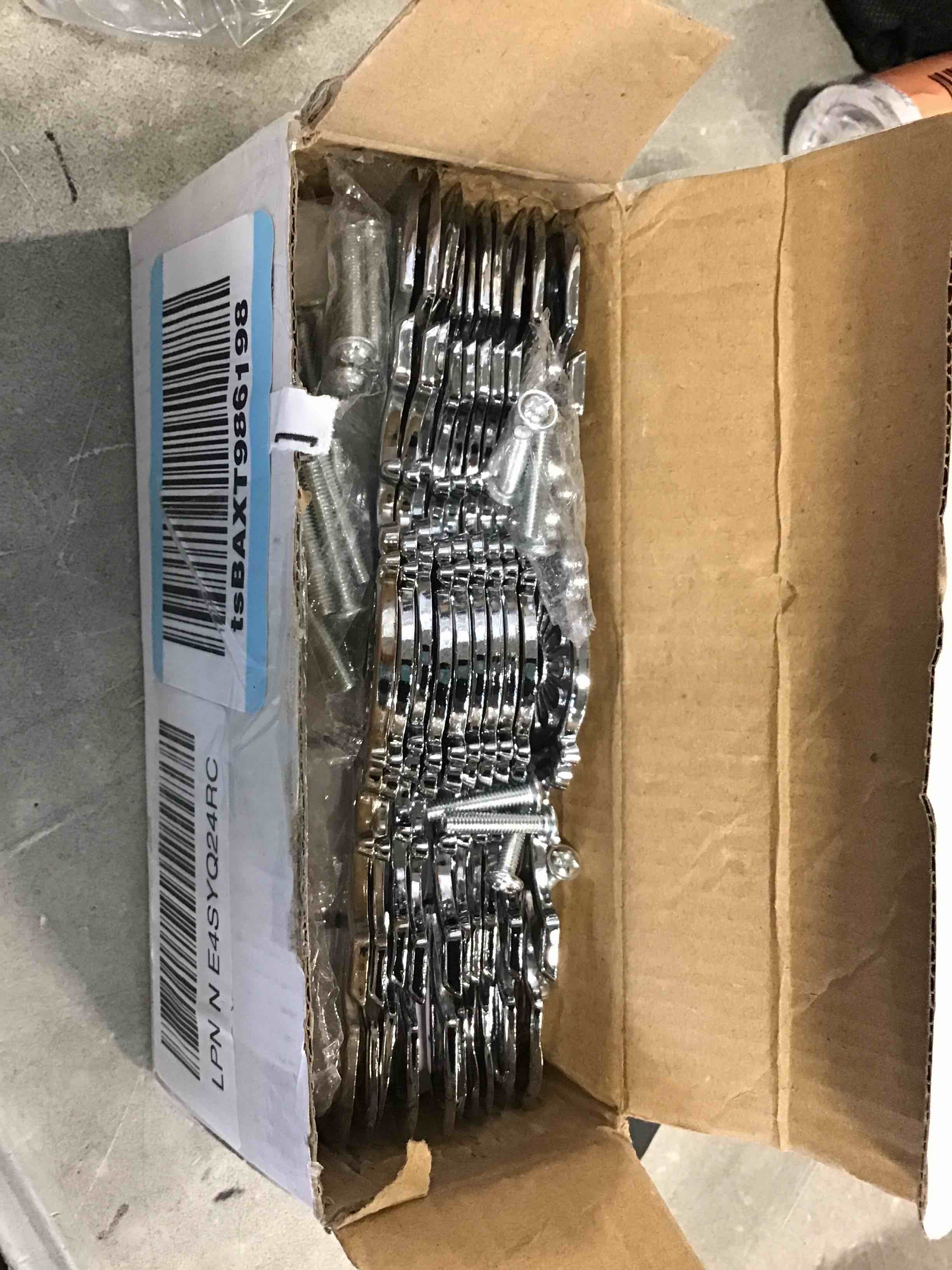 https://s3.amazonaws.com/lotting-images-prod/bidfta/RED4865407_1722009013937.jpeg