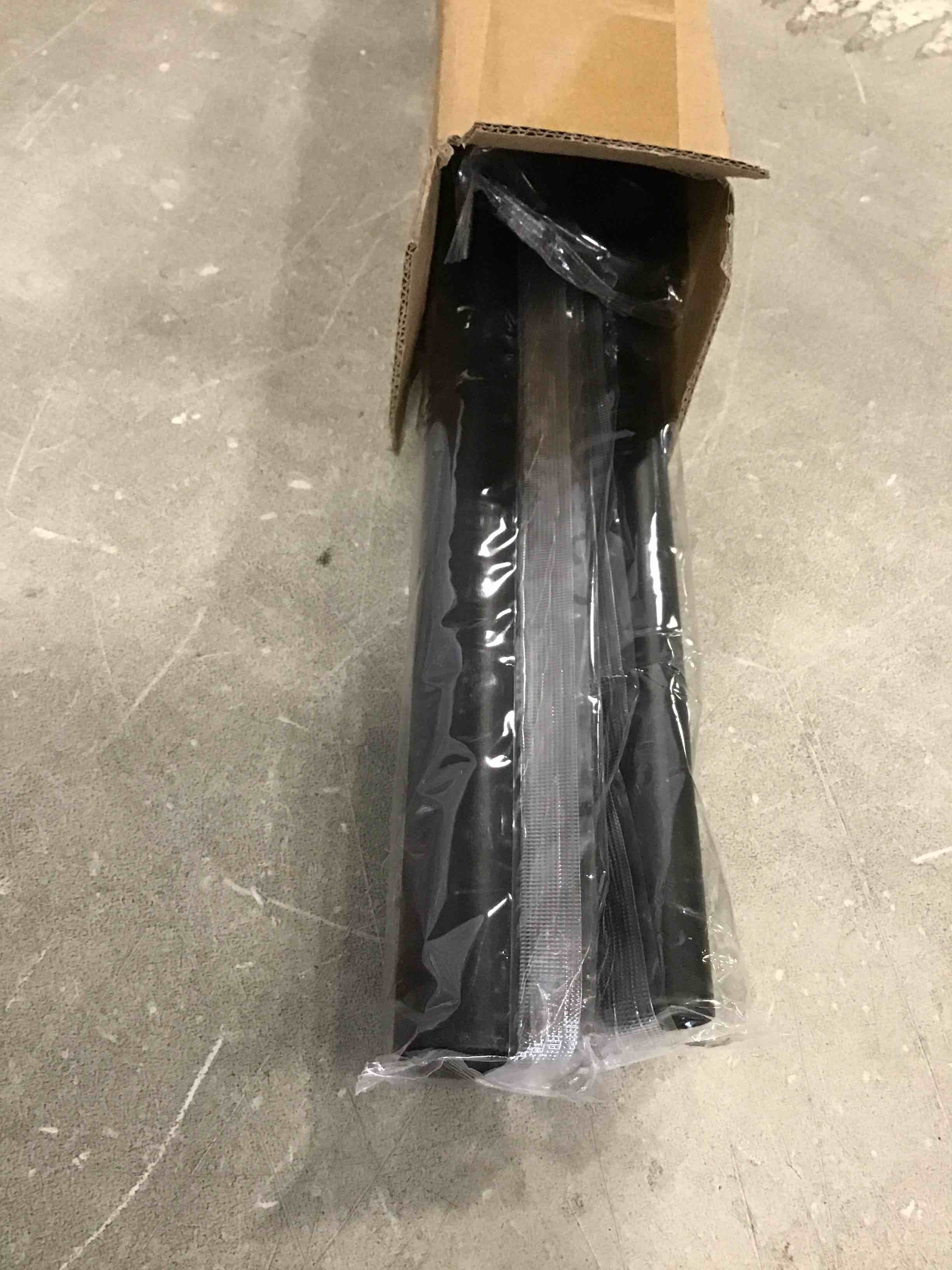 https://s3.amazonaws.com/lotting-images-prod/bidfta/RED4865409_1722009388069.jpeg